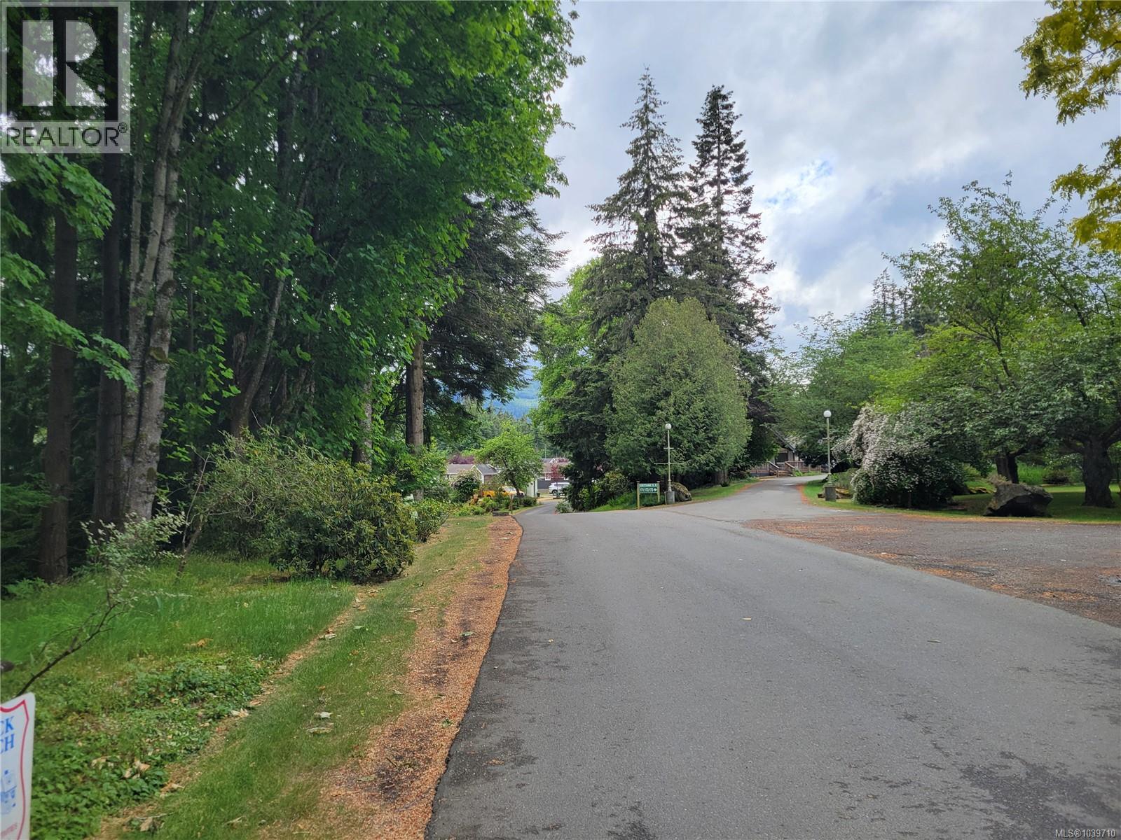 144 3042 River Rd Property Photo 16