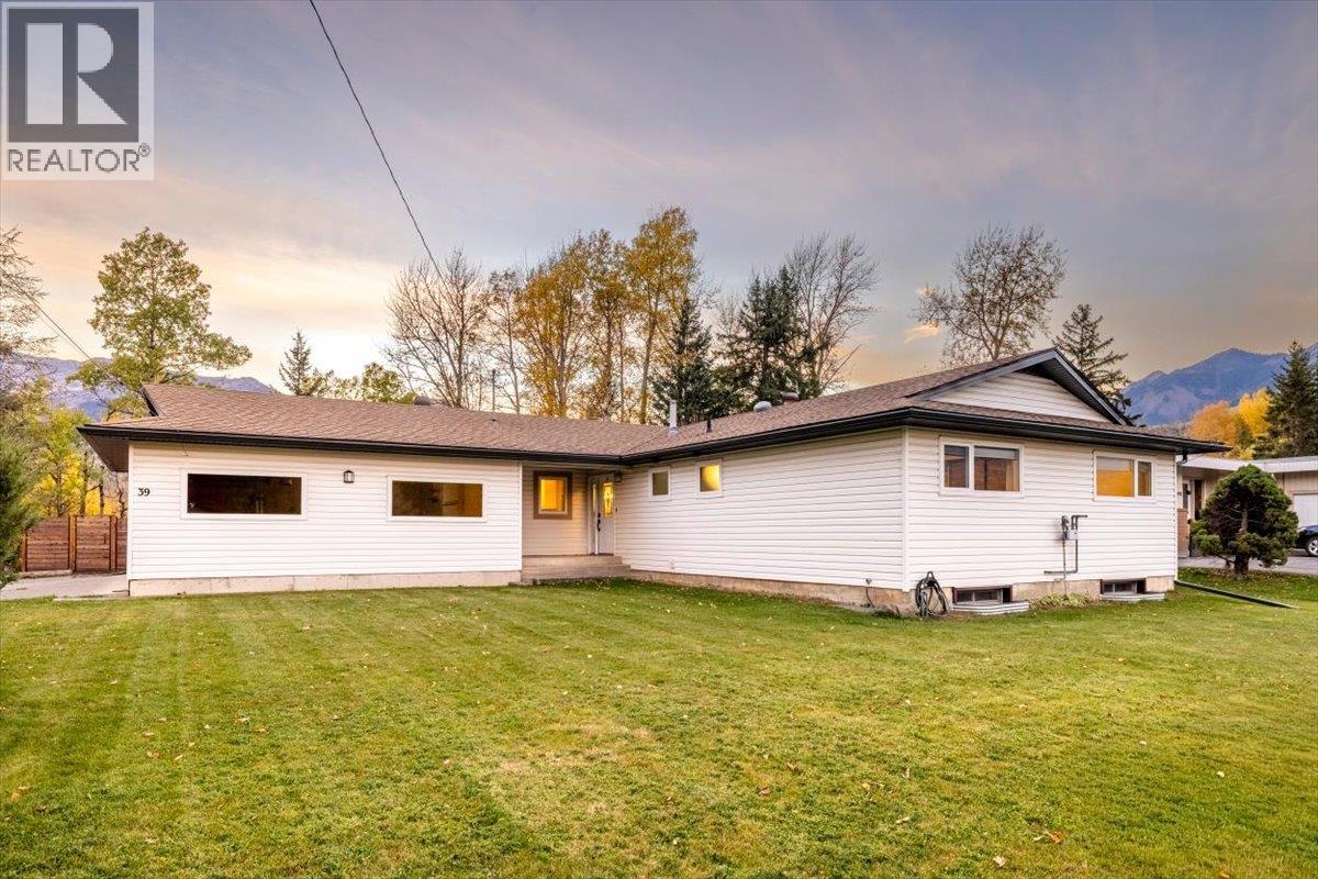 39 Elkview Drive Property Photo 1