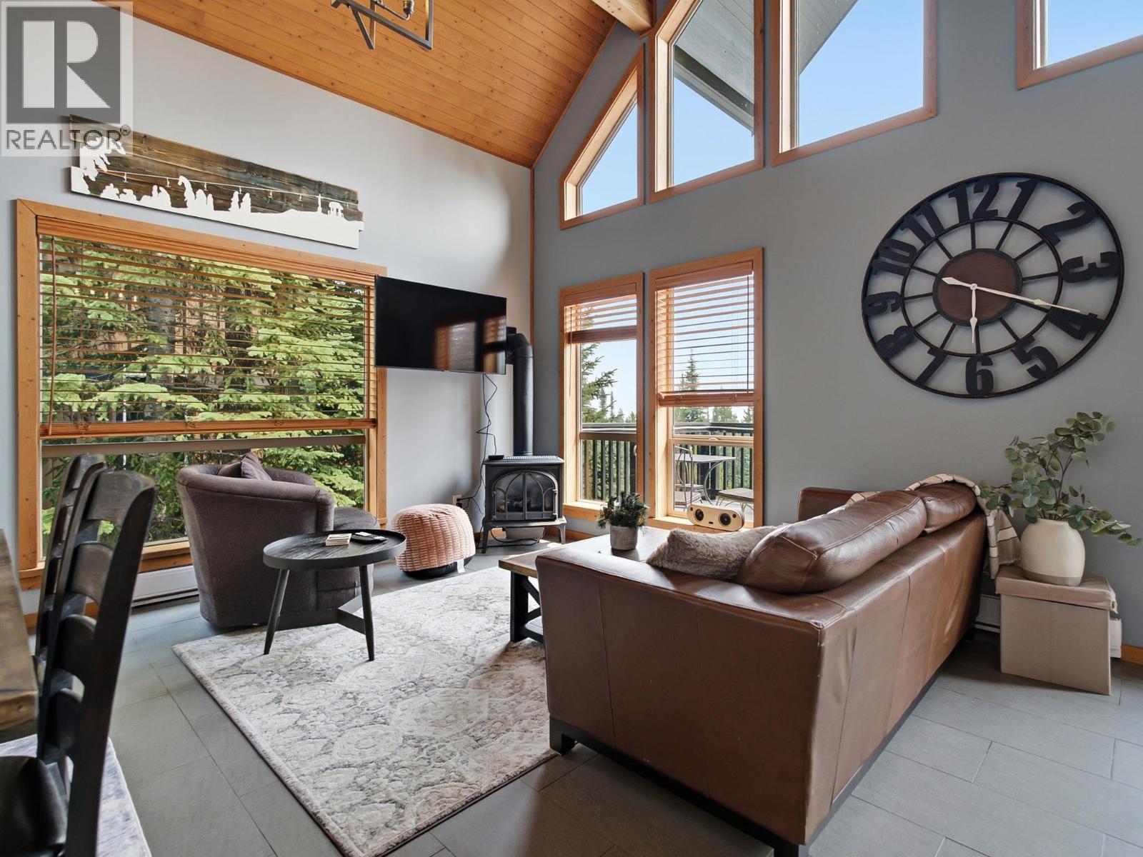 4833 Snow Pines Road Property Photo 4