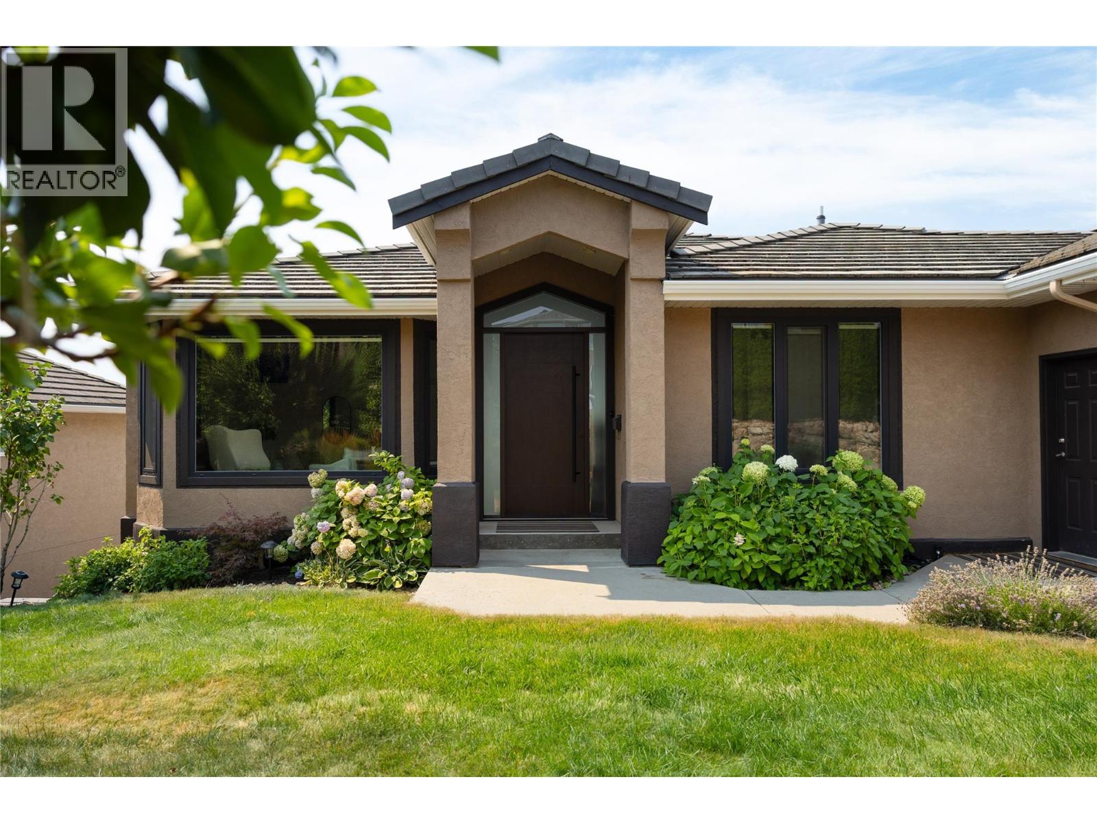 10 Bayview Heights Property Photo 3