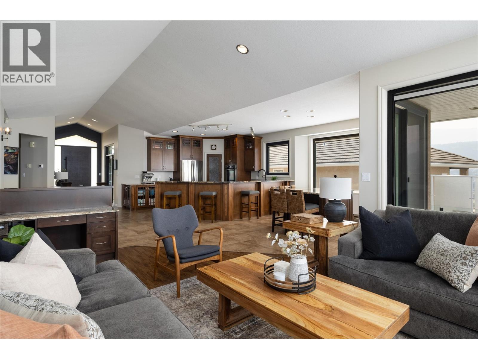 10 Bayview Heights Property Photo 15