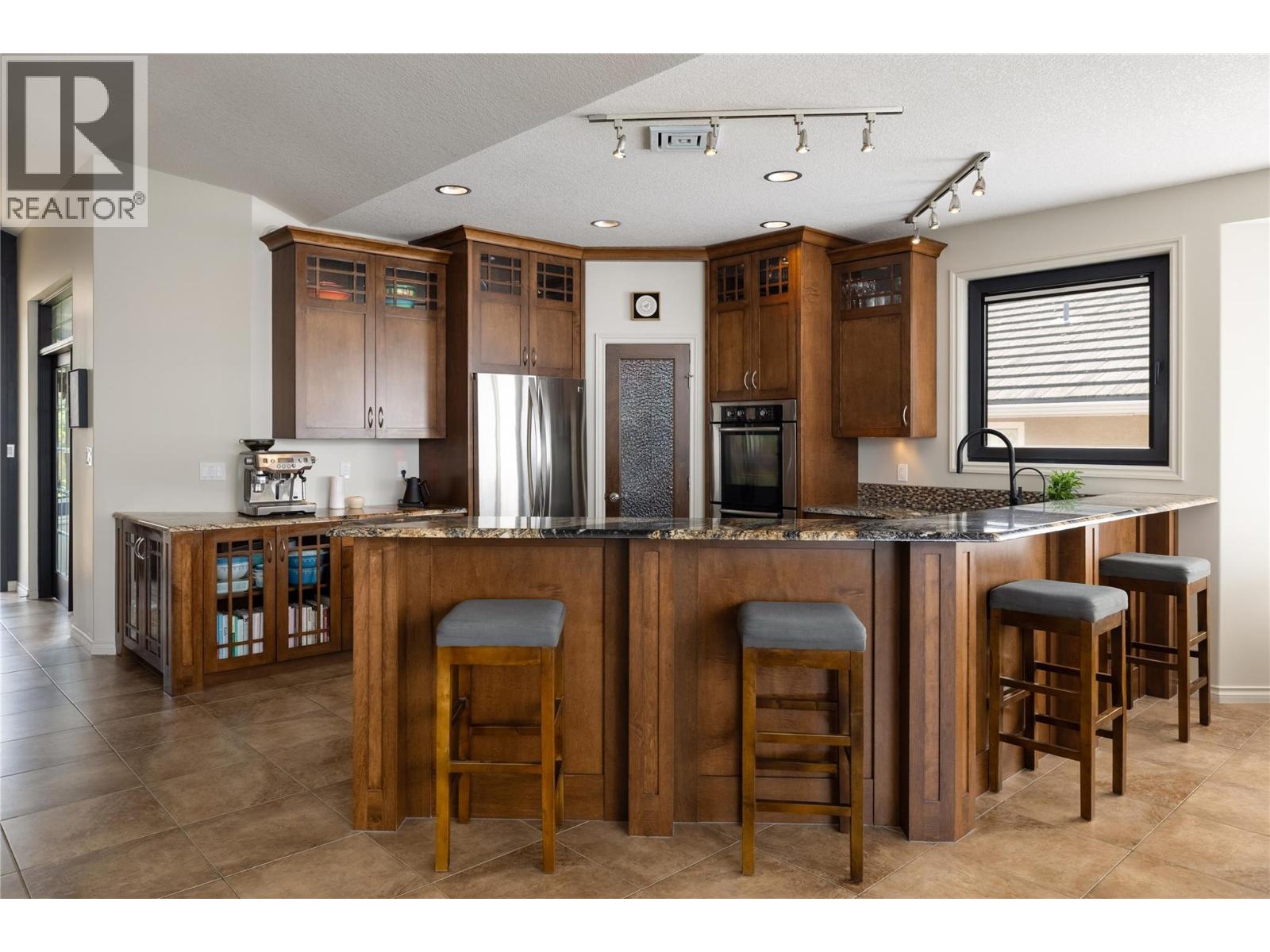 10 Bayview Heights Property Photo 18