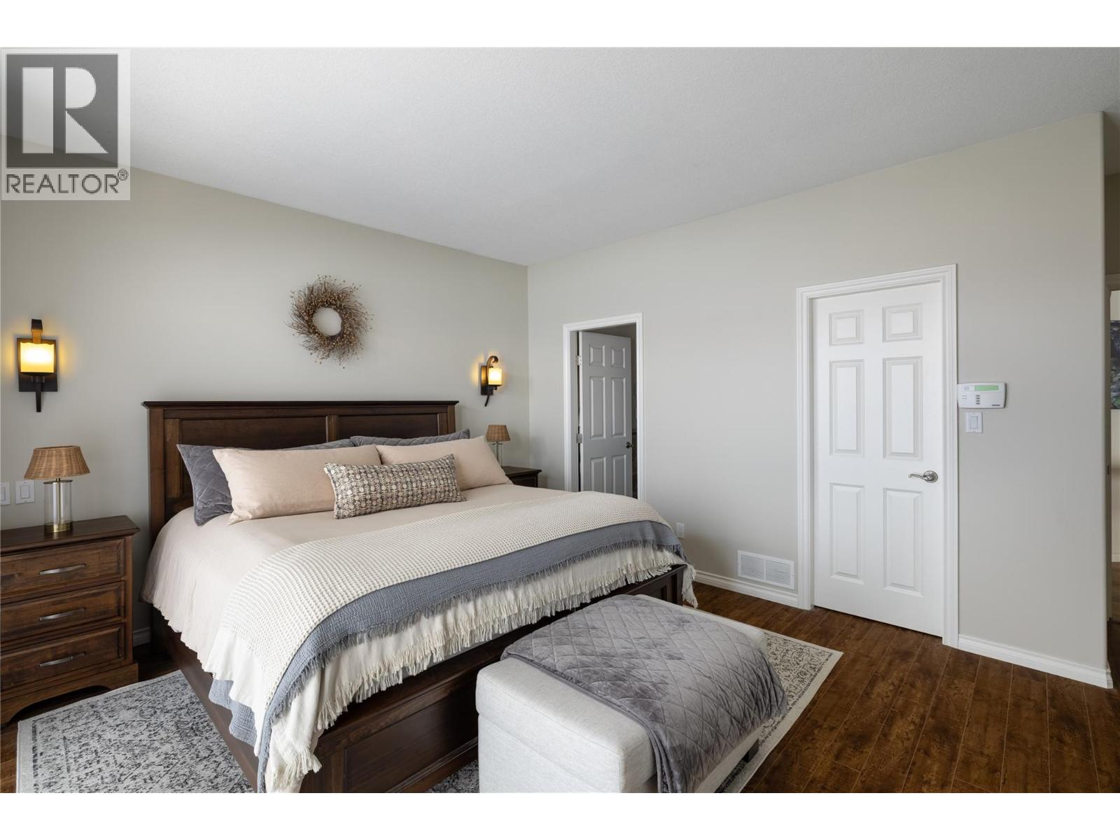 10 Bayview Heights Property Photo 26
