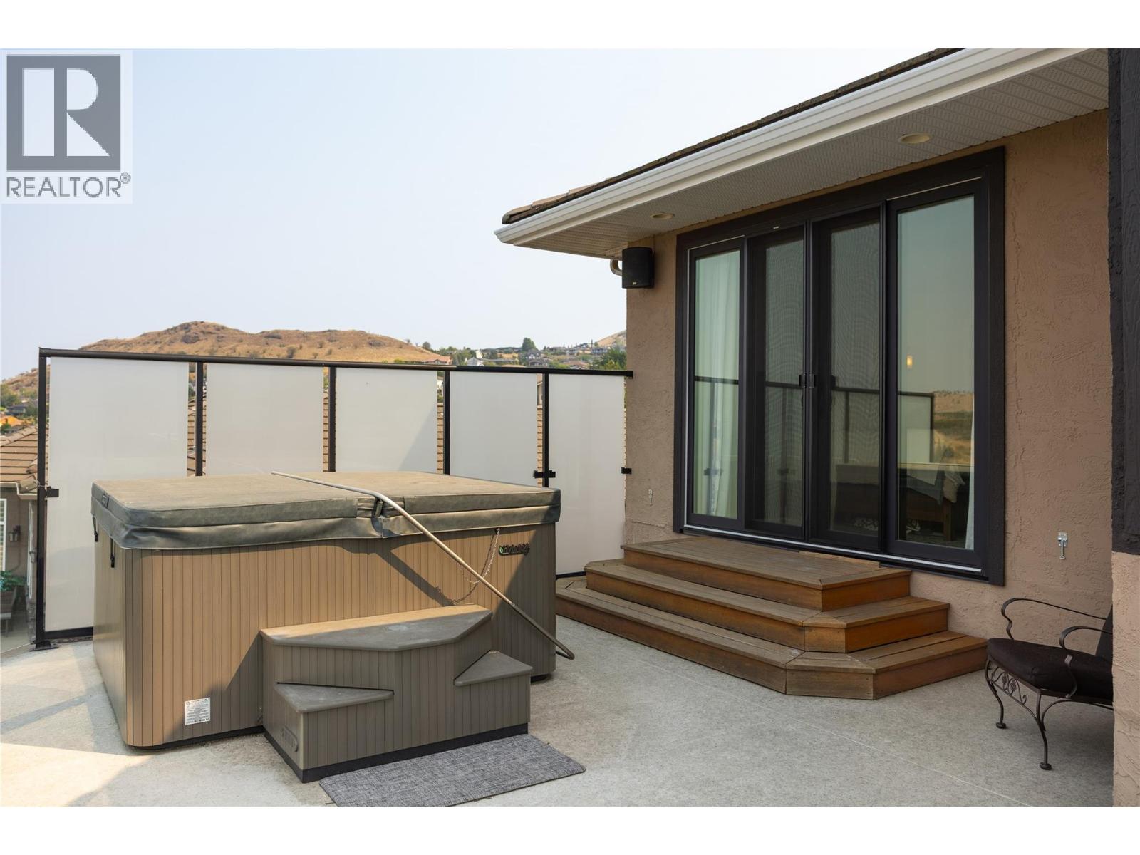10 Bayview Heights Property Photo 28