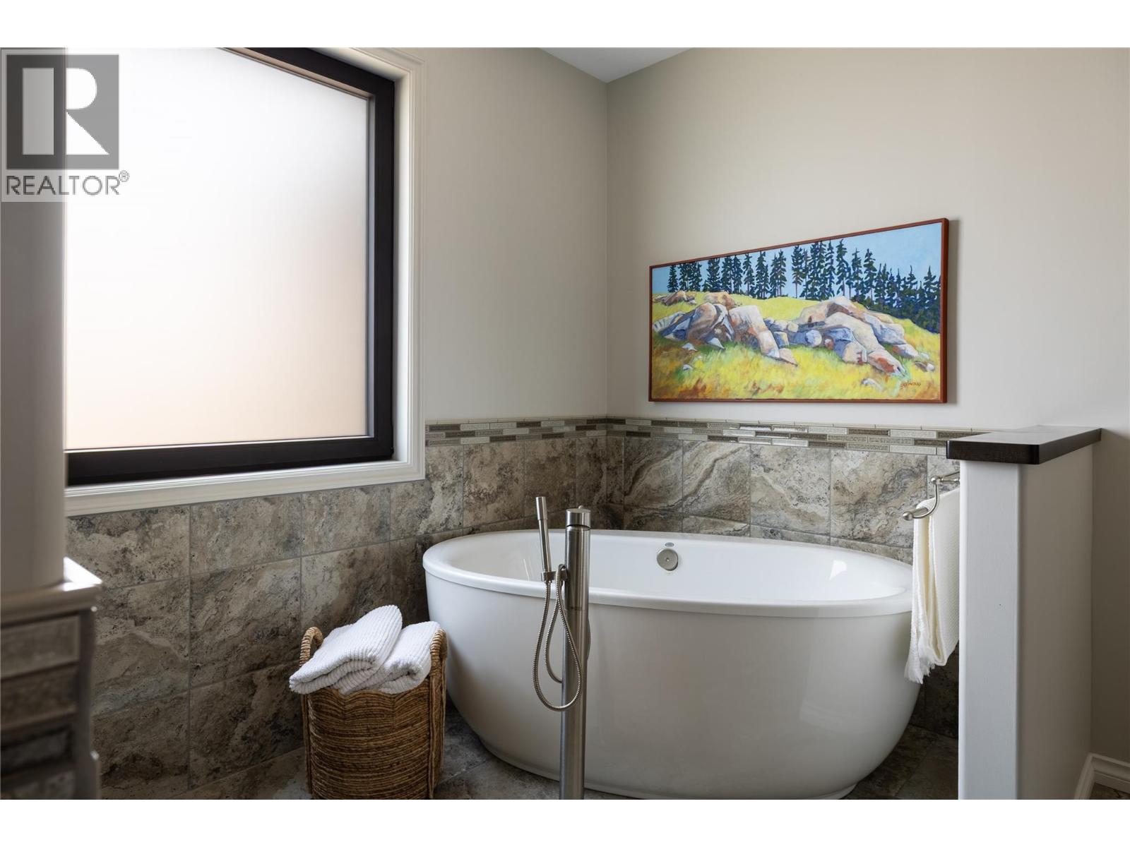 10 Bayview Heights Property Photo 29
