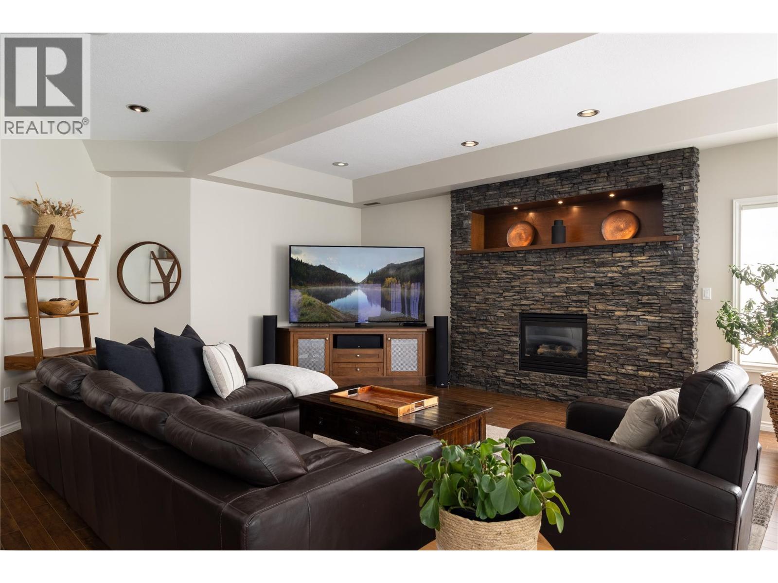 10 Bayview Heights Property Photo 35