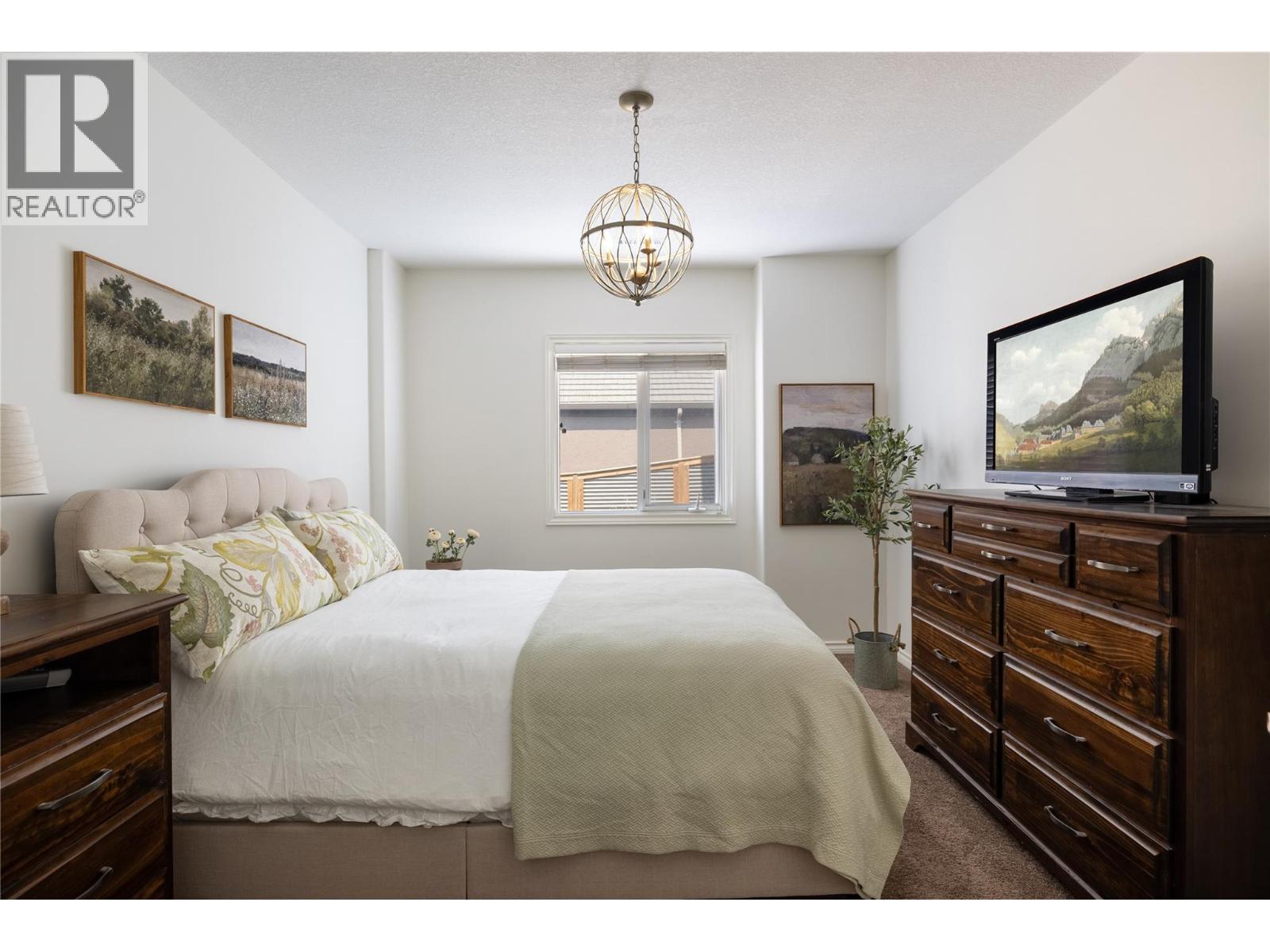 10 Bayview Heights Property Photo 40