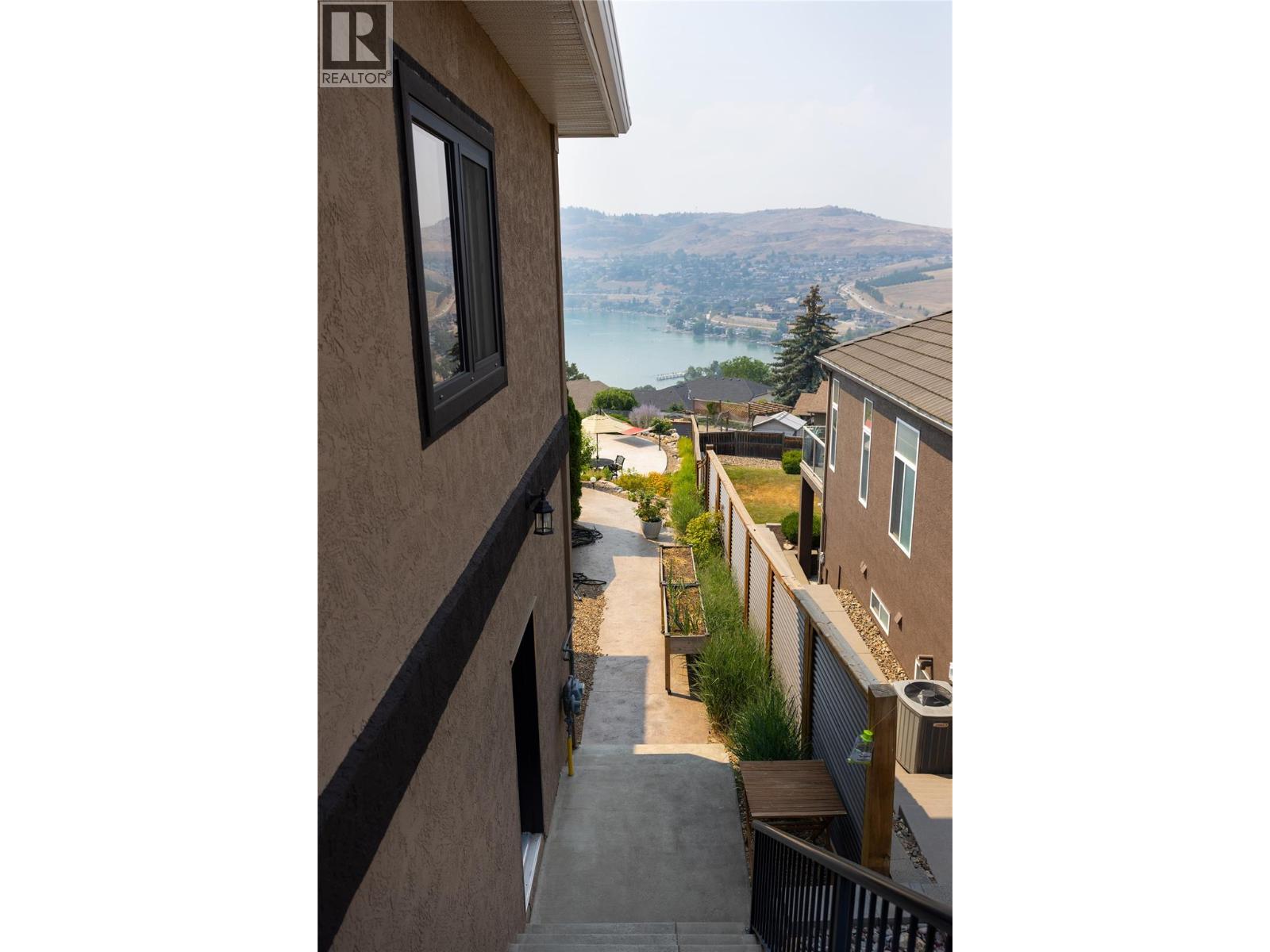 10 Bayview Heights Property Photo 67