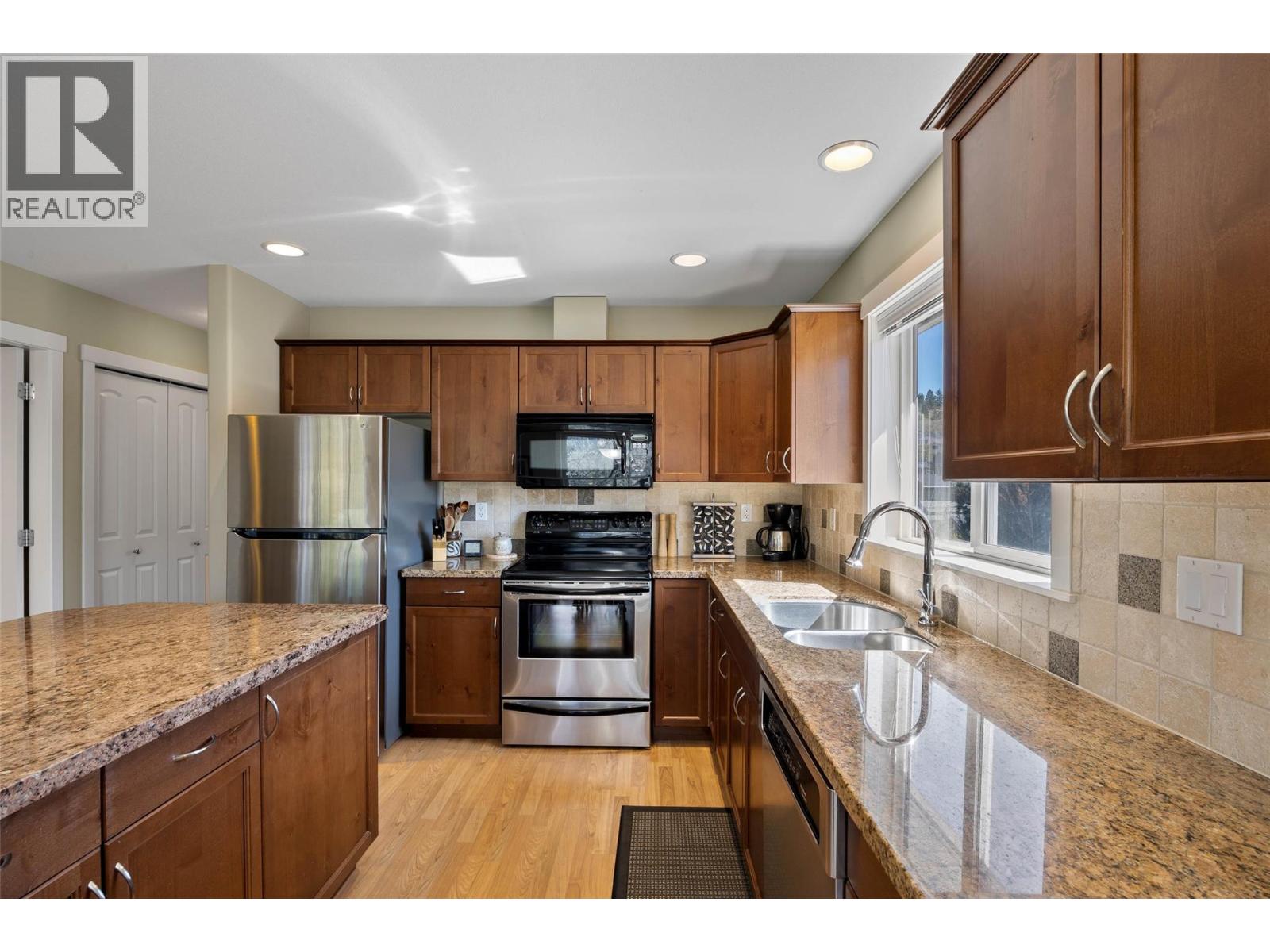 1855 Hillside Drive Unit# 34 Property Photo 3