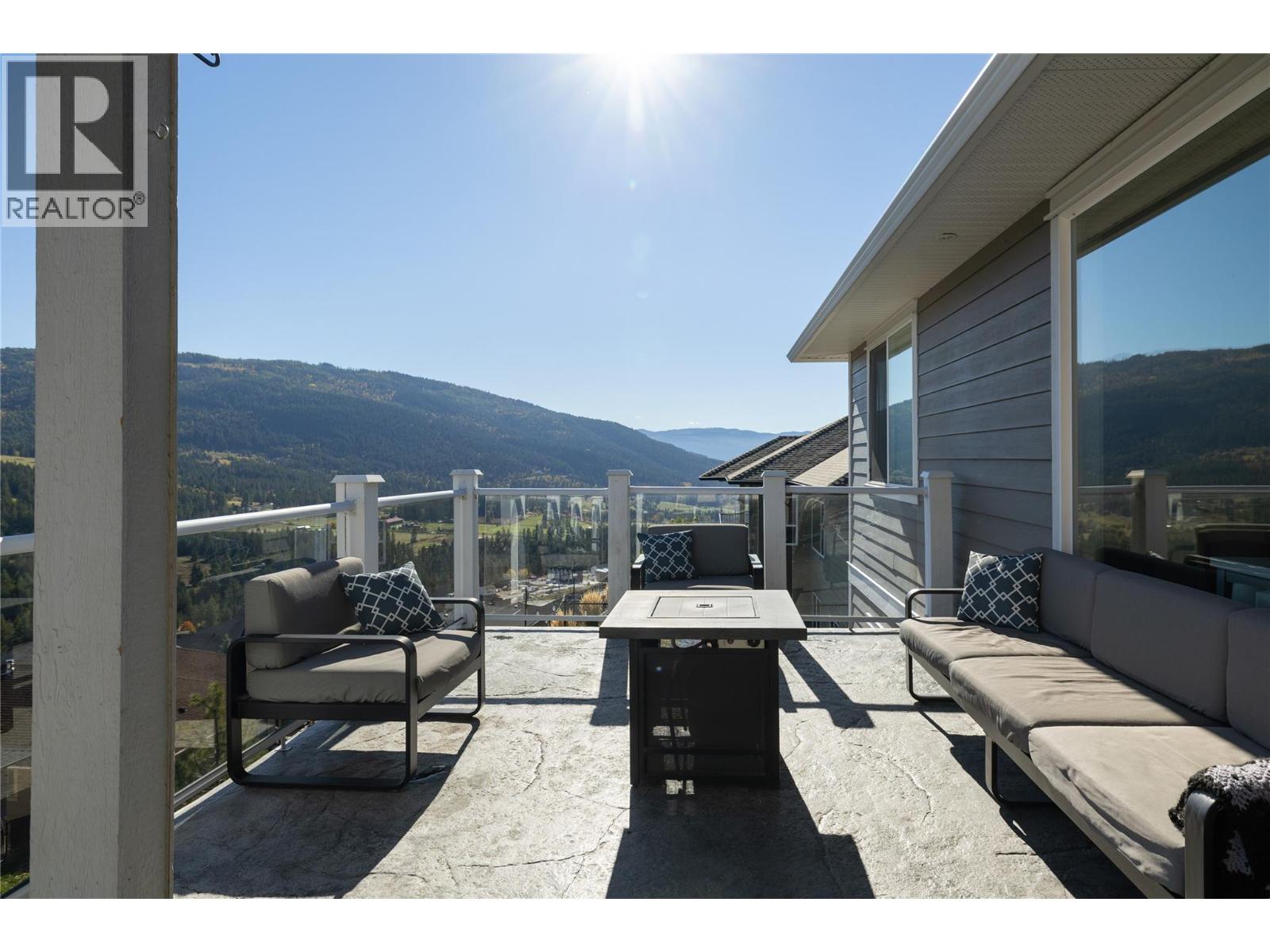 7261 Silver Ridge Drive Property Photo 11