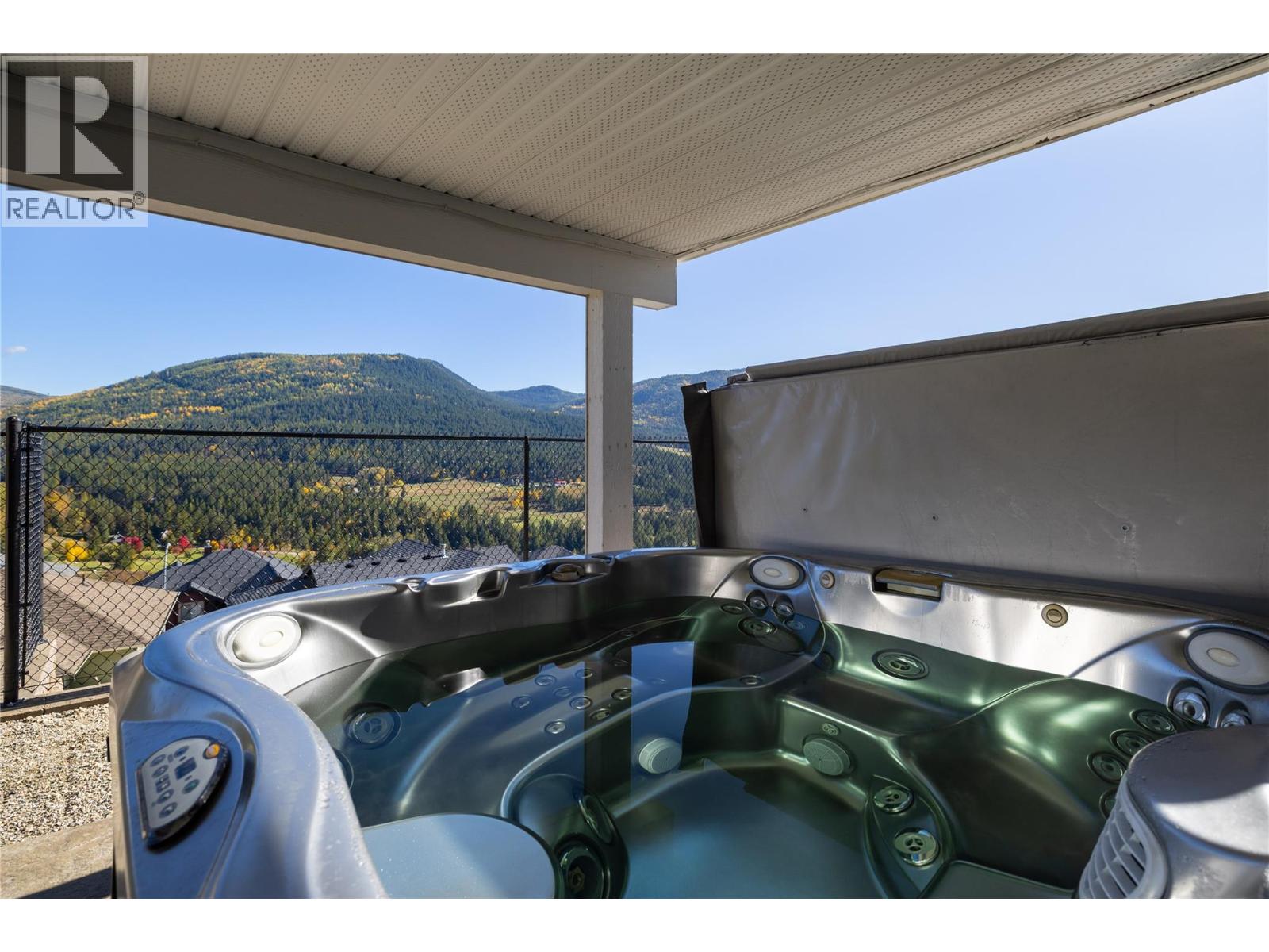 7261 Silver Ridge Drive Property Photo 17