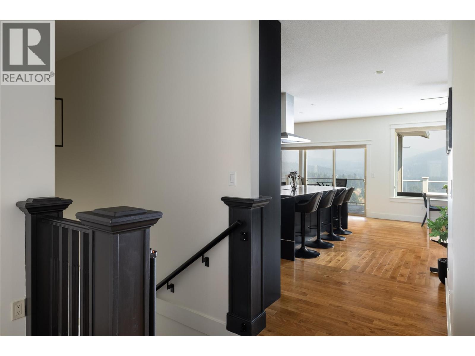 7261 Silver Ridge Drive Property Photo 24