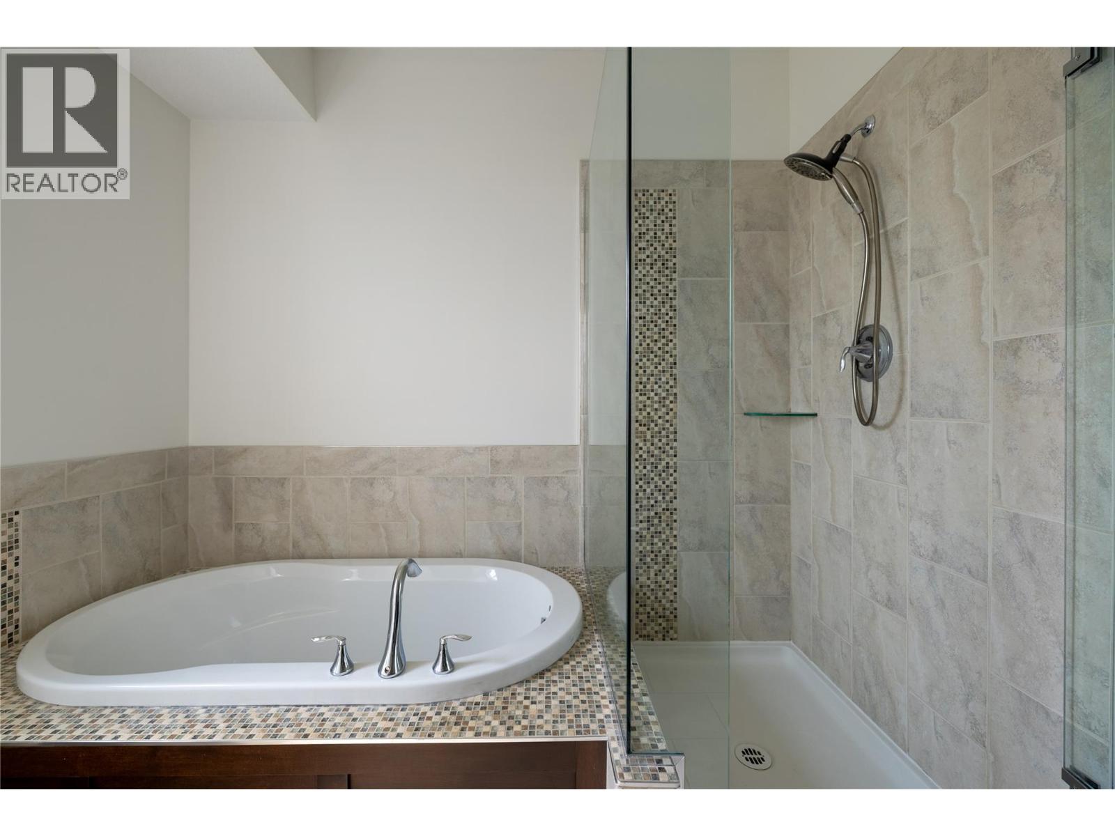 7261 Silver Ridge Drive Property Photo 41