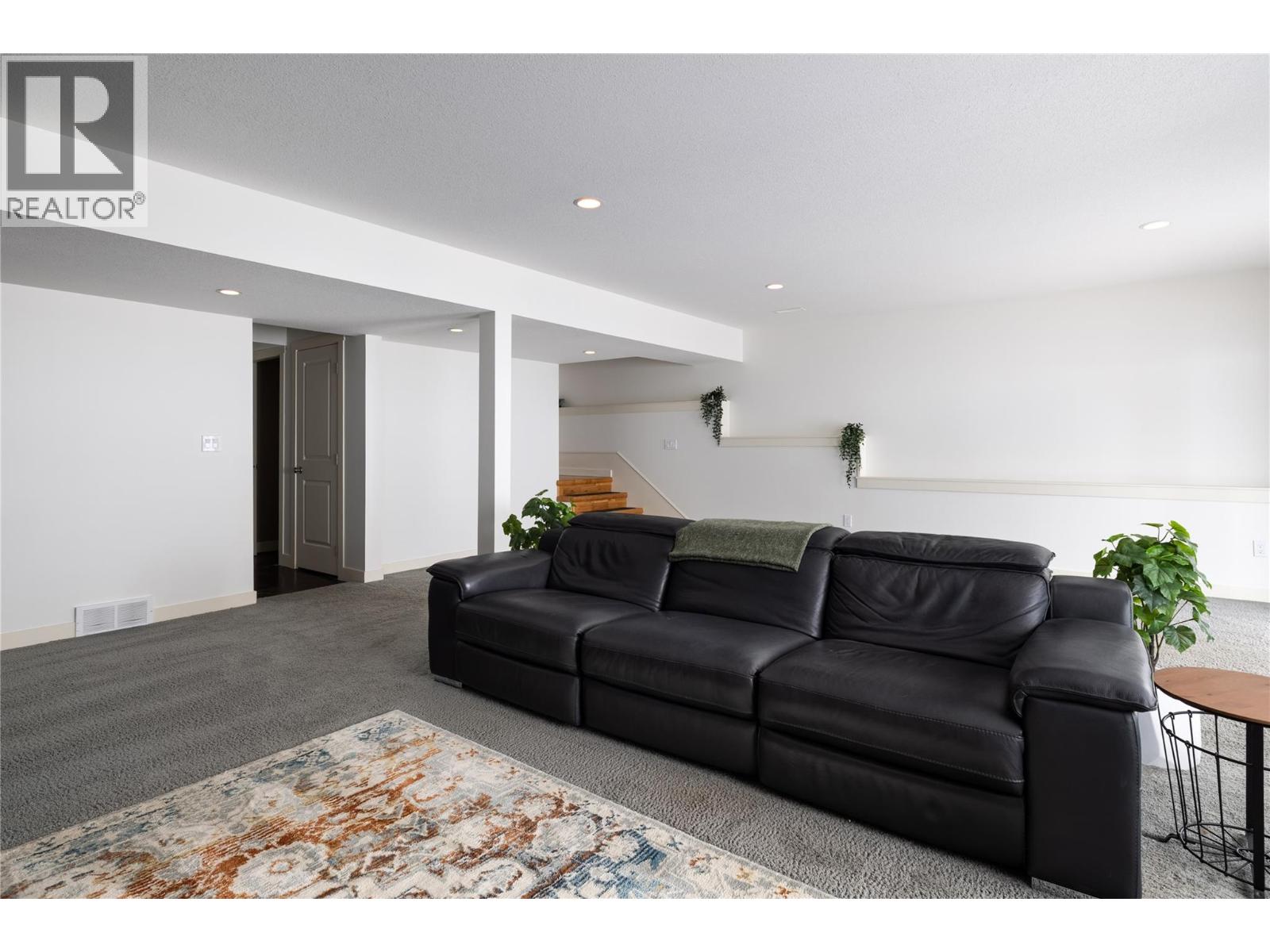 7261 Silver Ridge Drive Property Photo 49