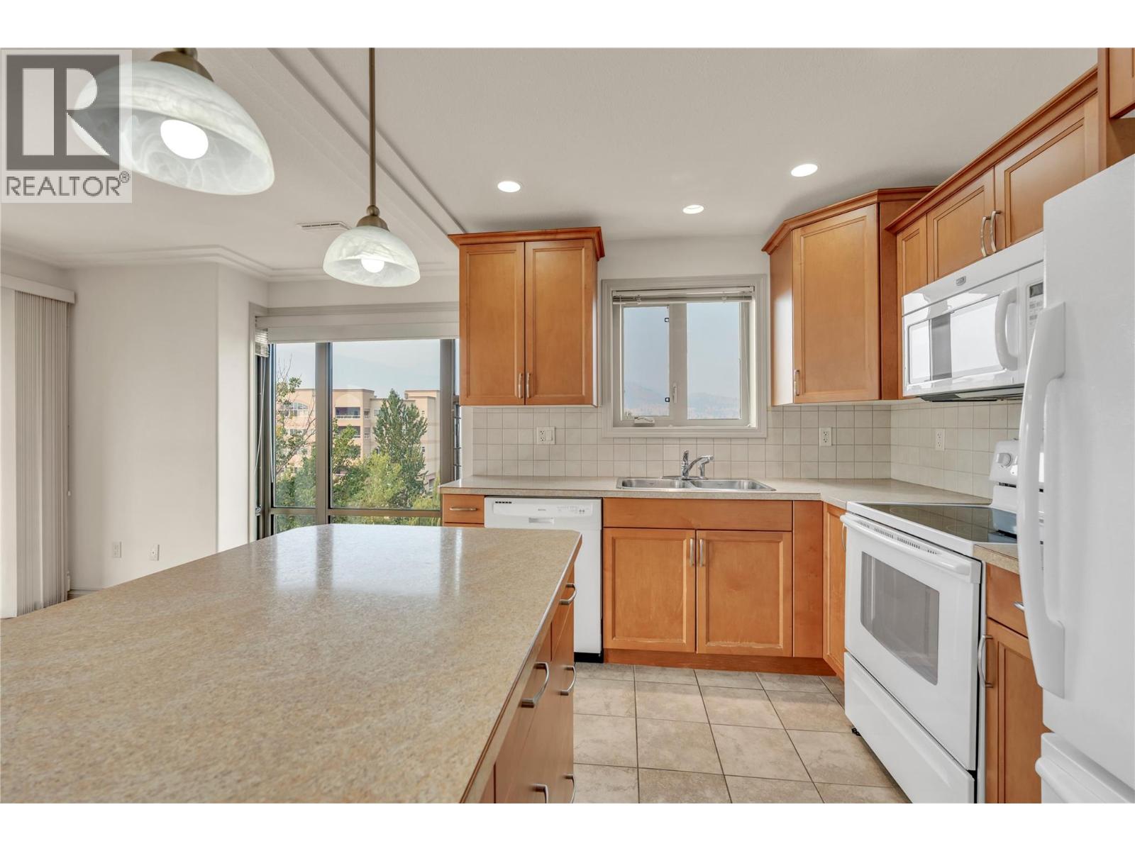 2125 Atkinson Street Unit# 705 Property Photo 13