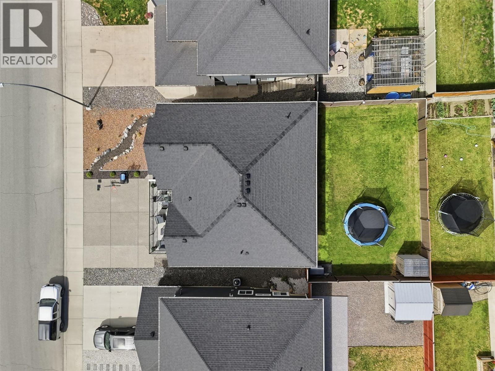 2109 Doubletree Crescent Property Photo 2