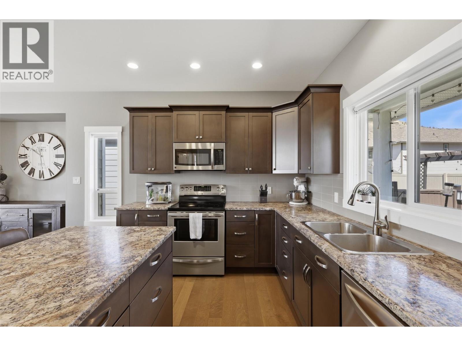 2109 Doubletree Crescent Property Photo 4