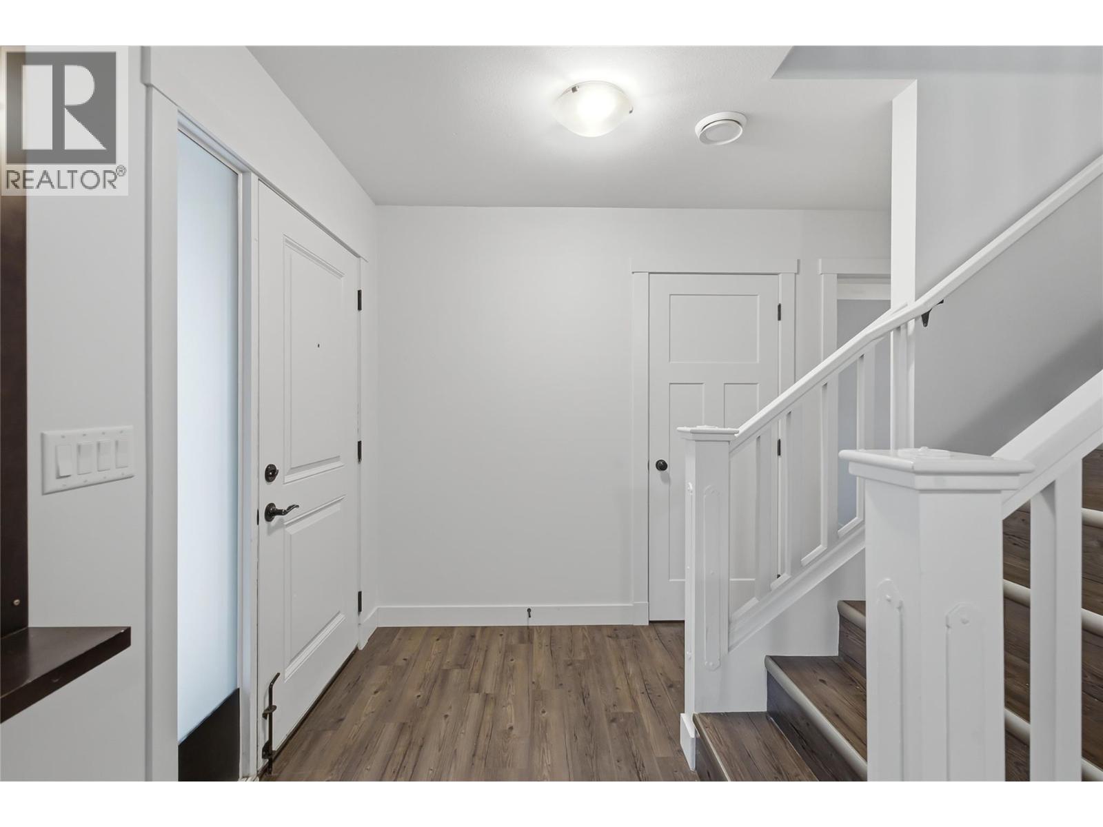 560 & 562 Christleton Avenue Property Photo 5