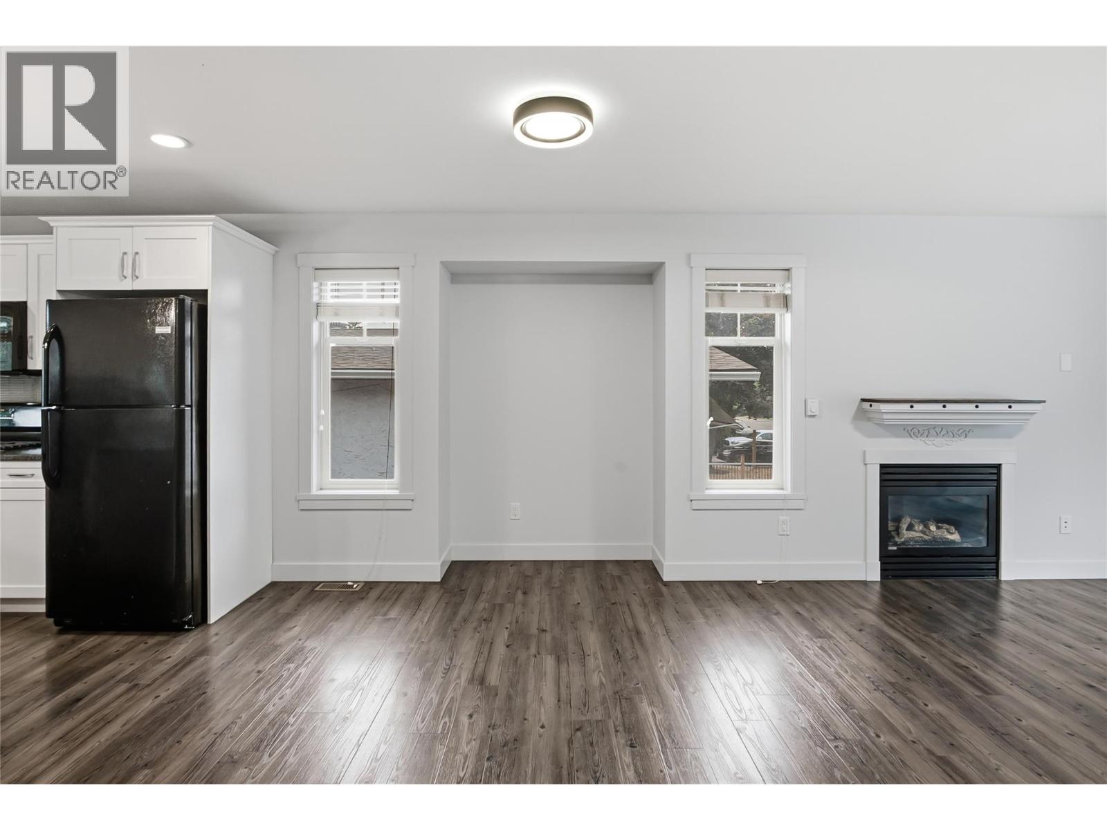 560 & 562 Christleton Avenue Property Photo 14