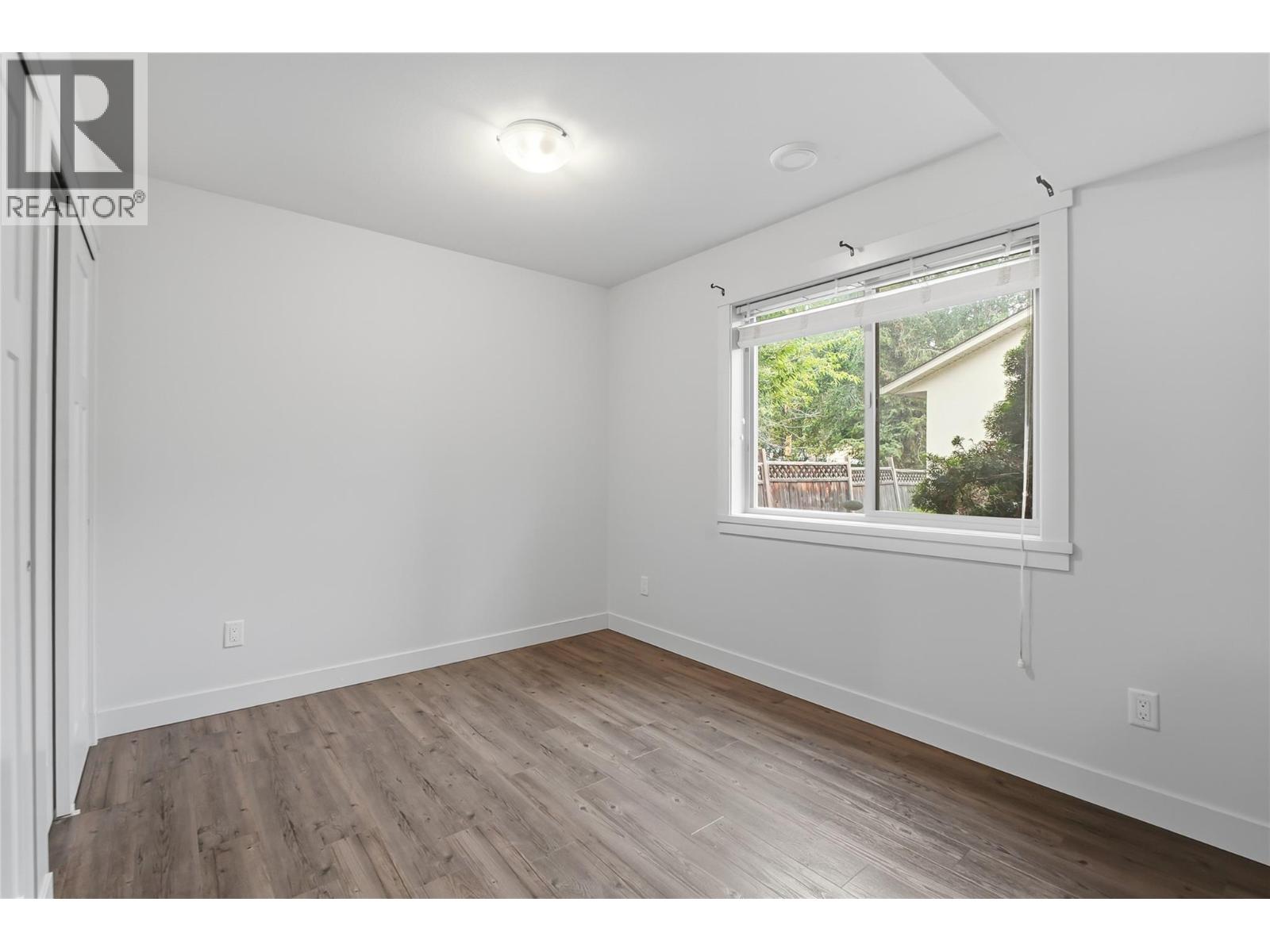 560 & 562 Christleton Avenue Property Photo 17