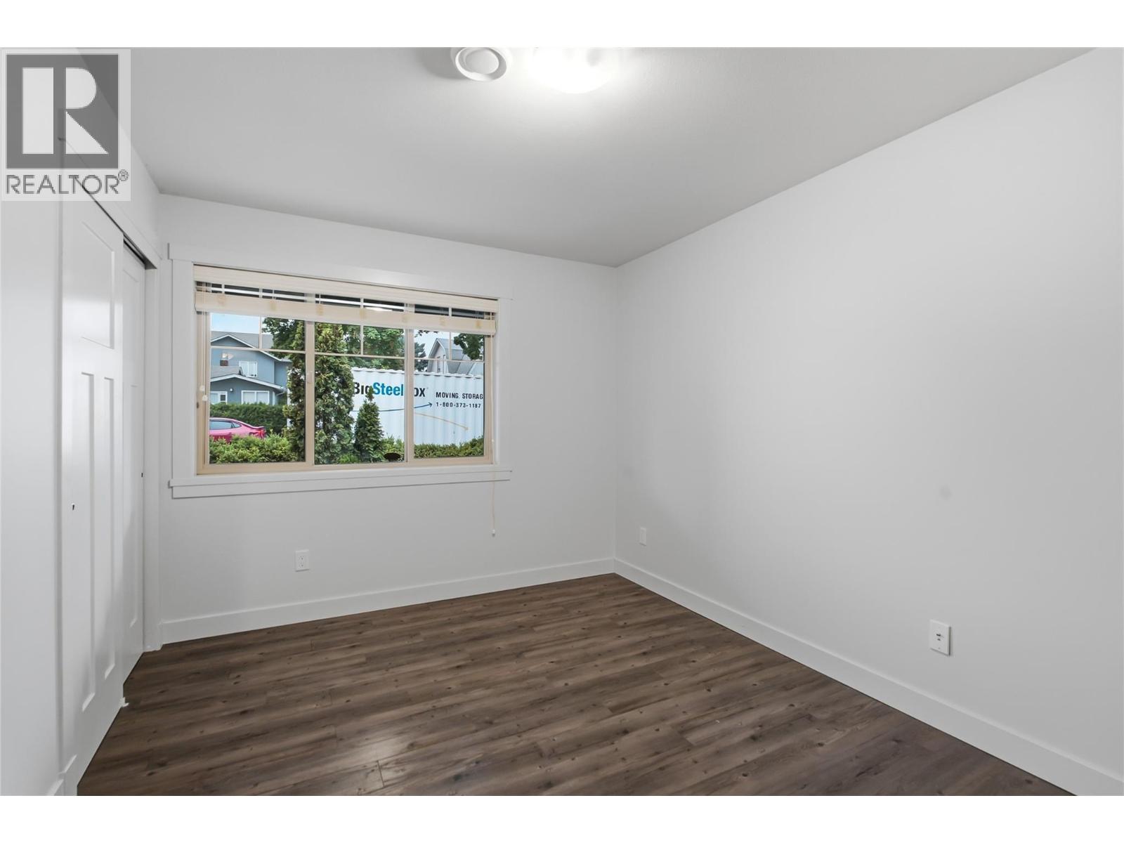 560 & 562 Christleton Avenue Property Photo 21