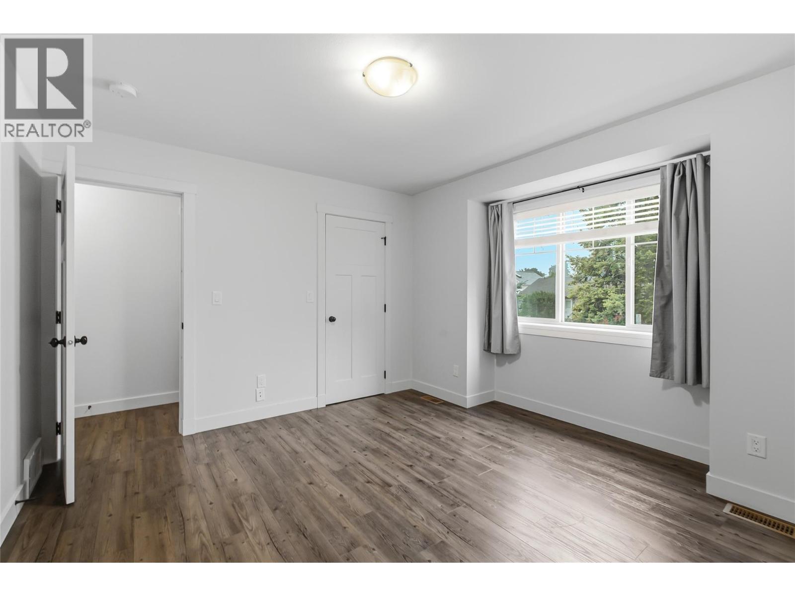 560 & 562 Christleton Avenue Property Photo 29