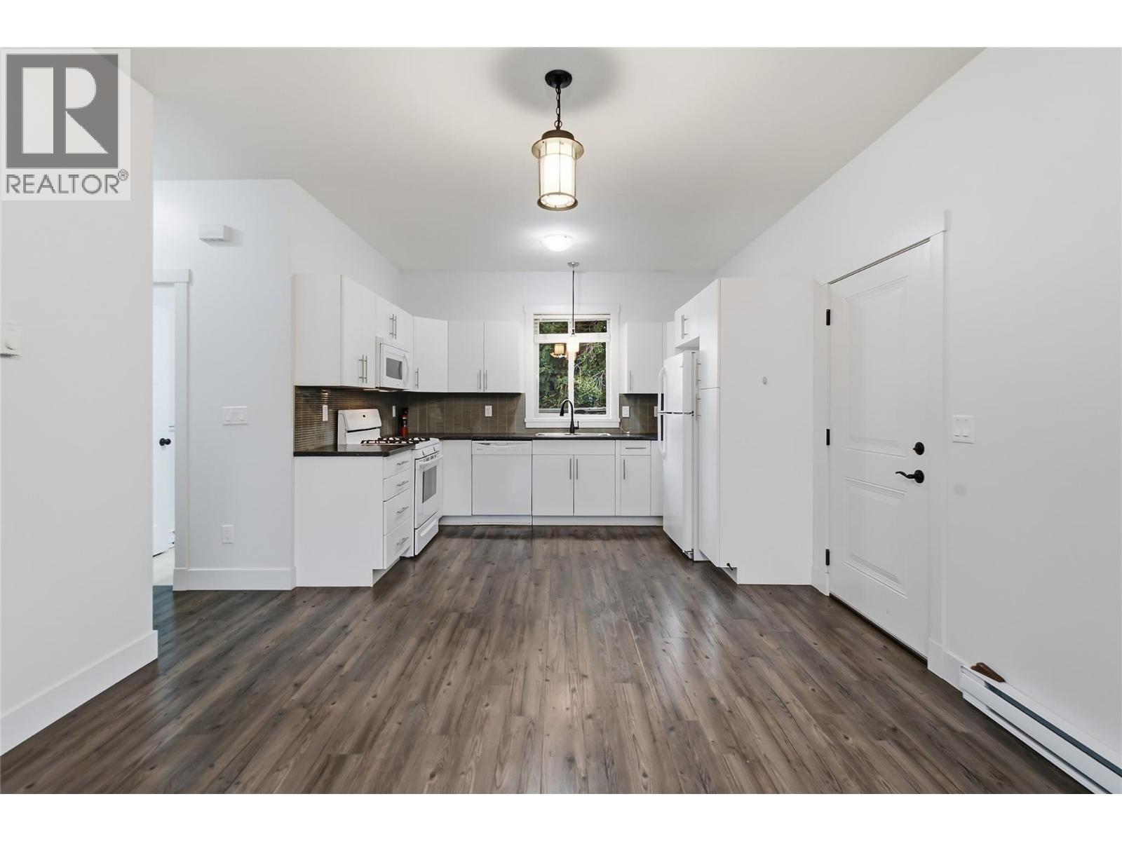 560 & 562 Christleton Avenue Property Photo 39