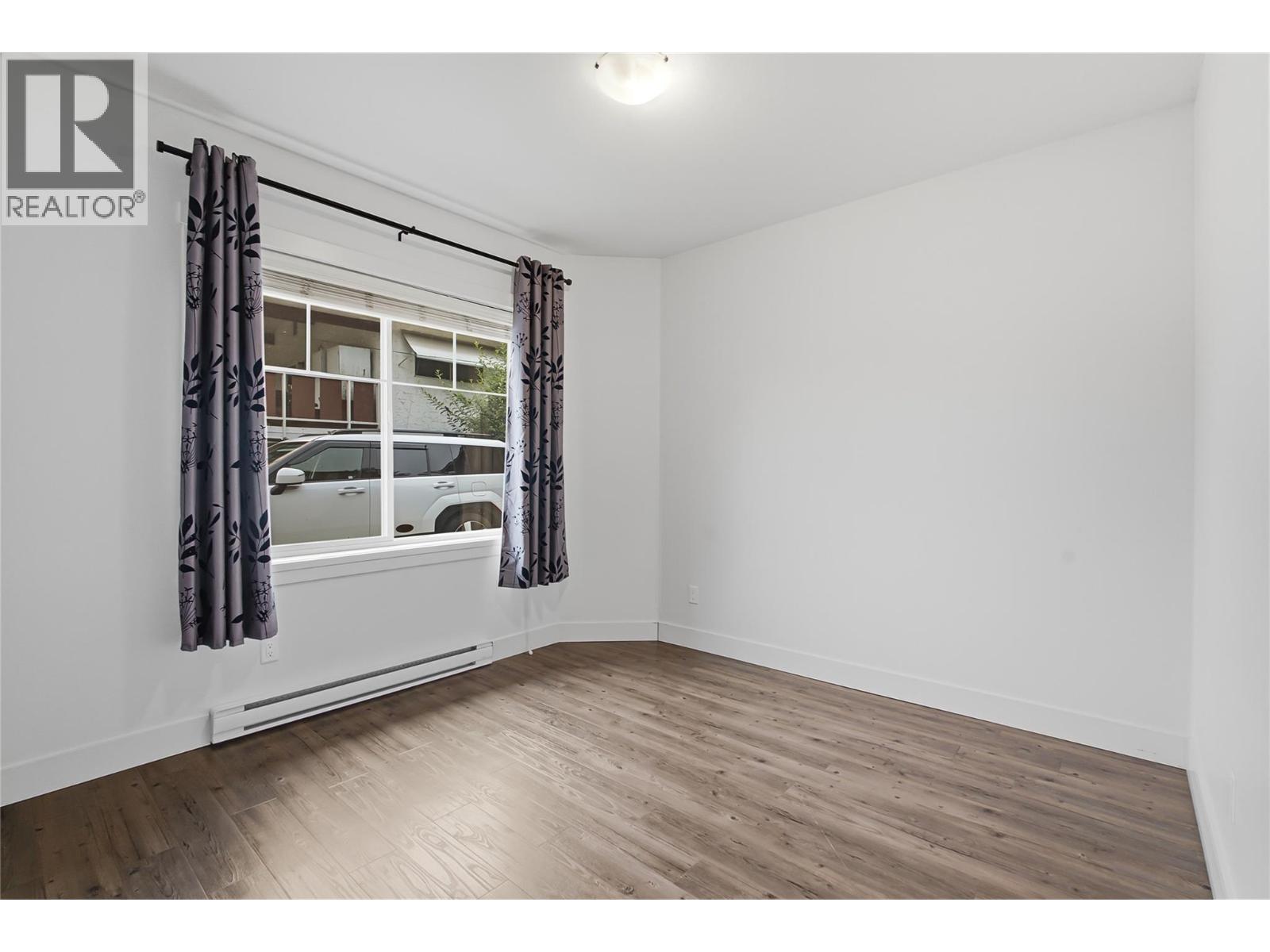 560 & 562 Christleton Avenue Property Photo 43
