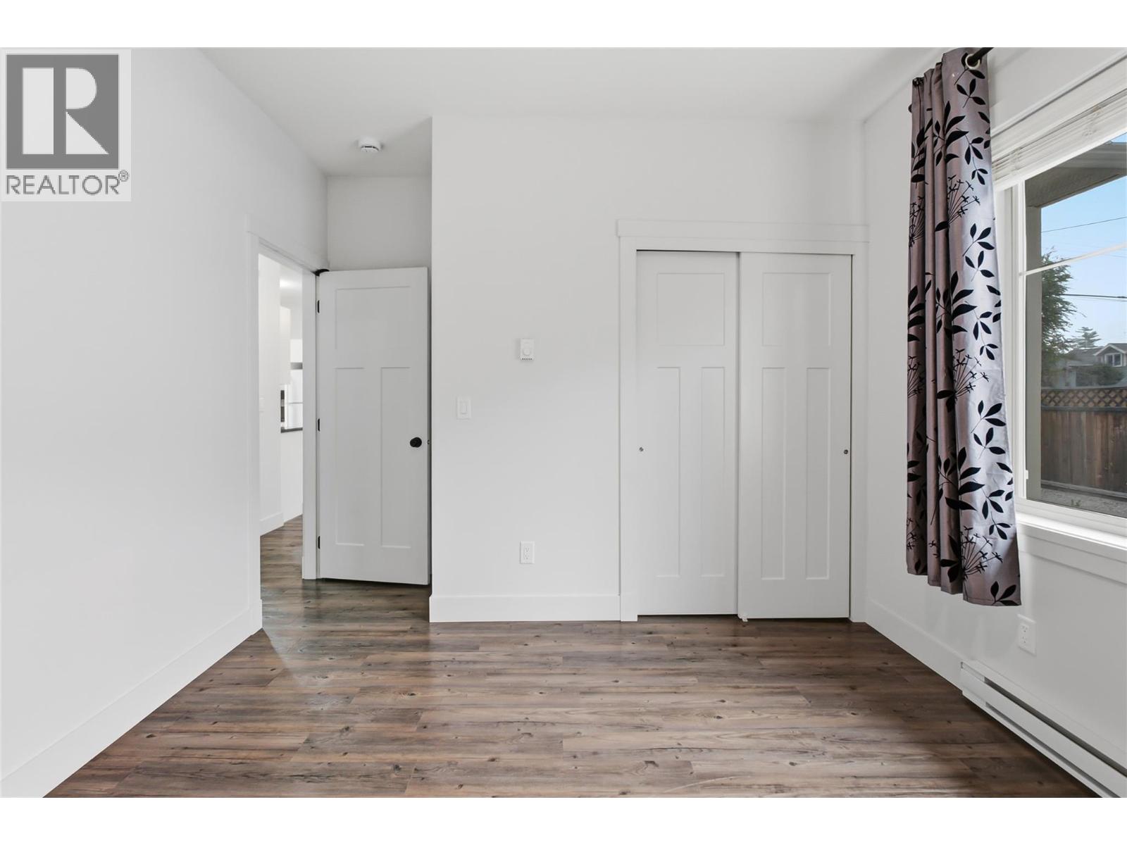 560 & 562 Christleton Avenue Property Photo 44