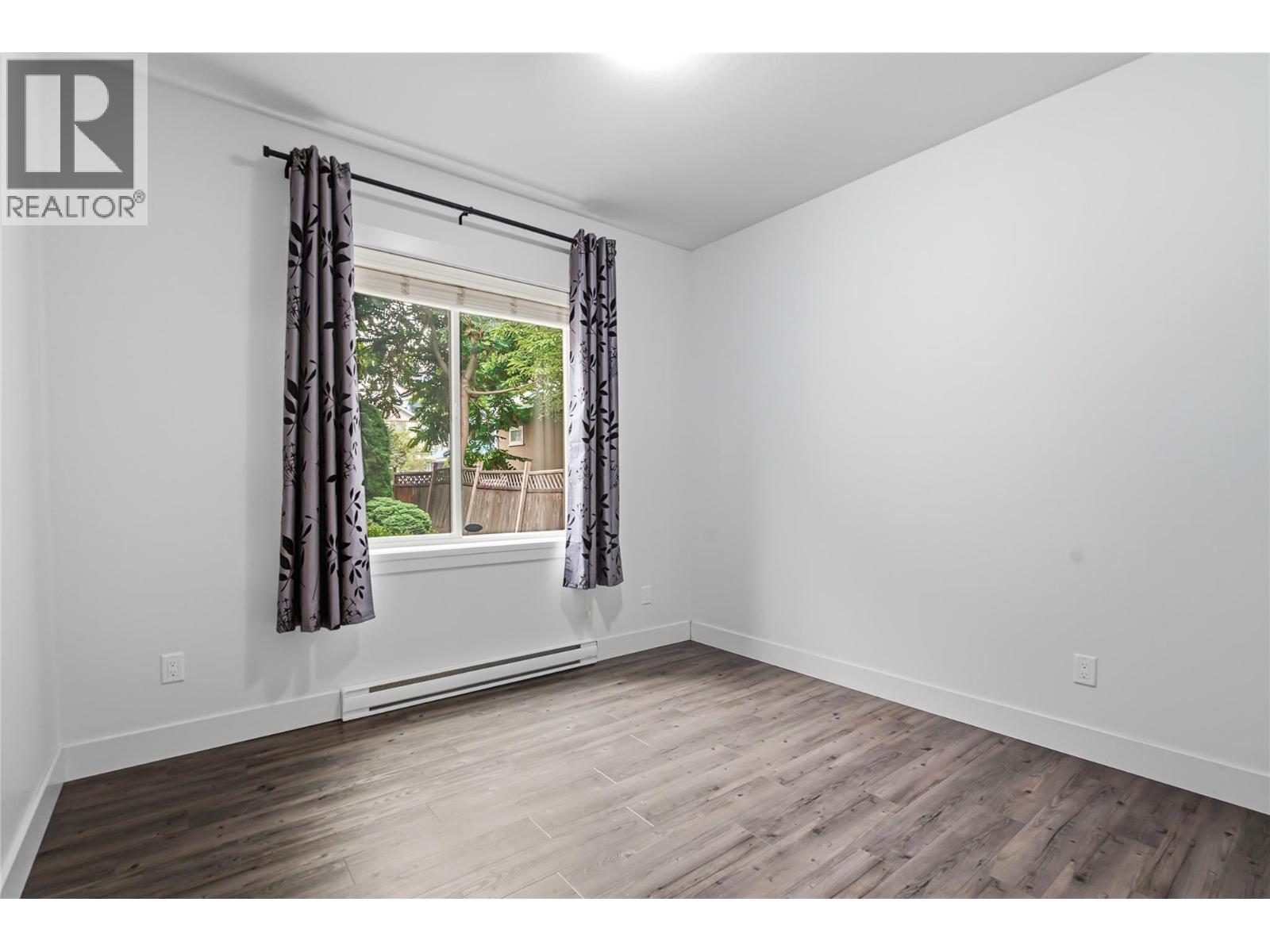 560 & 562 Christleton Avenue Property Photo 45