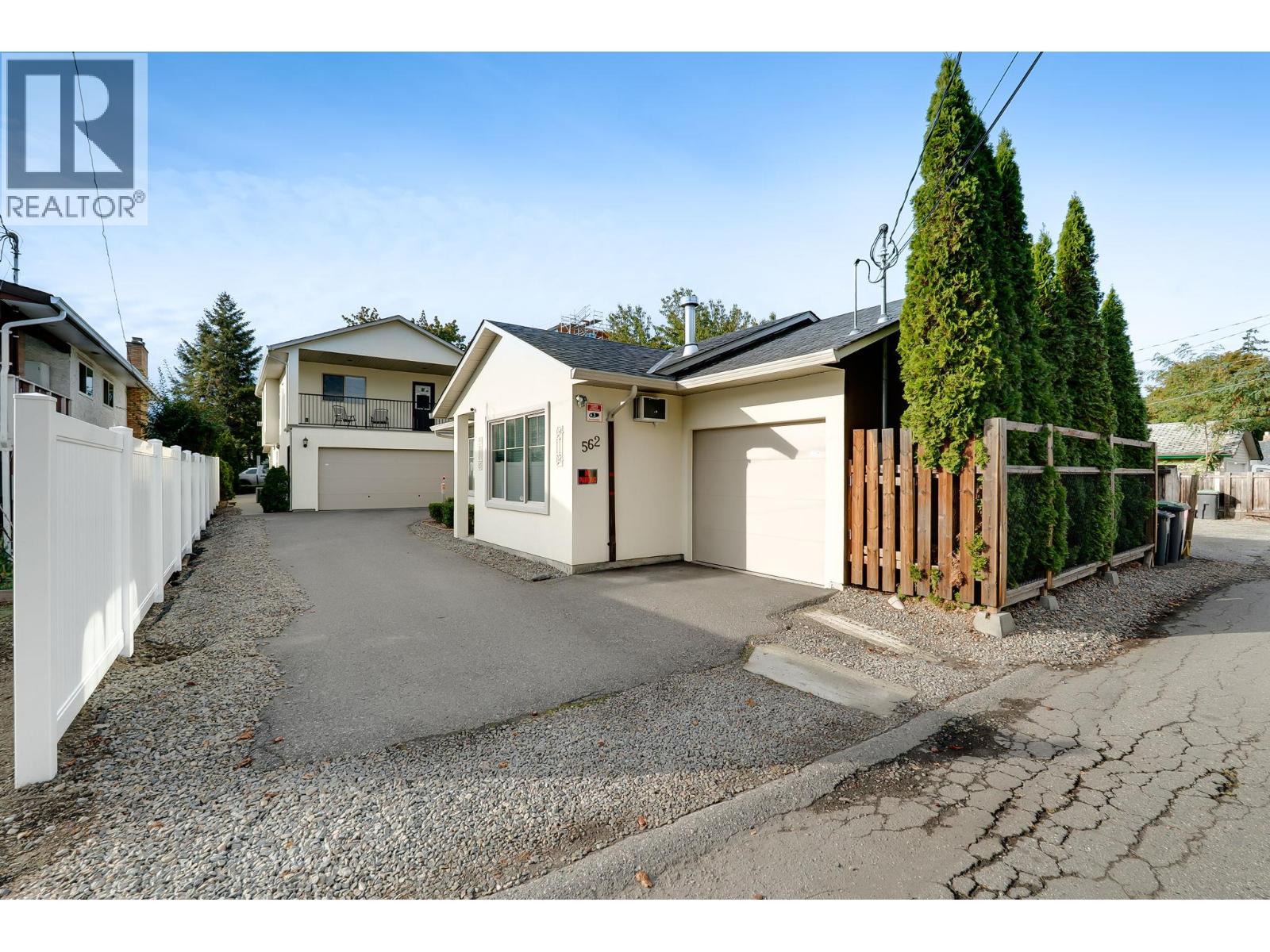 560 & 562 Christleton Avenue Property Photo 54