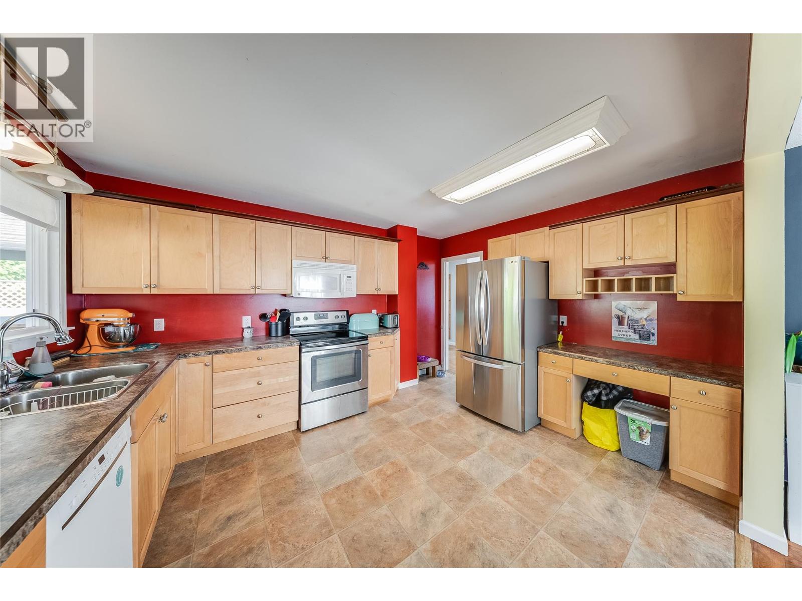 1684 Ridgewood Drive Property Photo 11