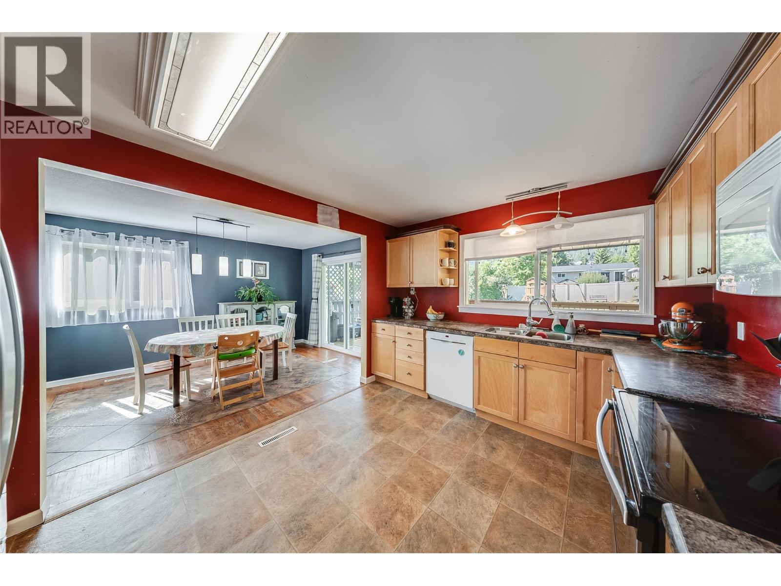 1684 Ridgewood Drive Property Photo 13