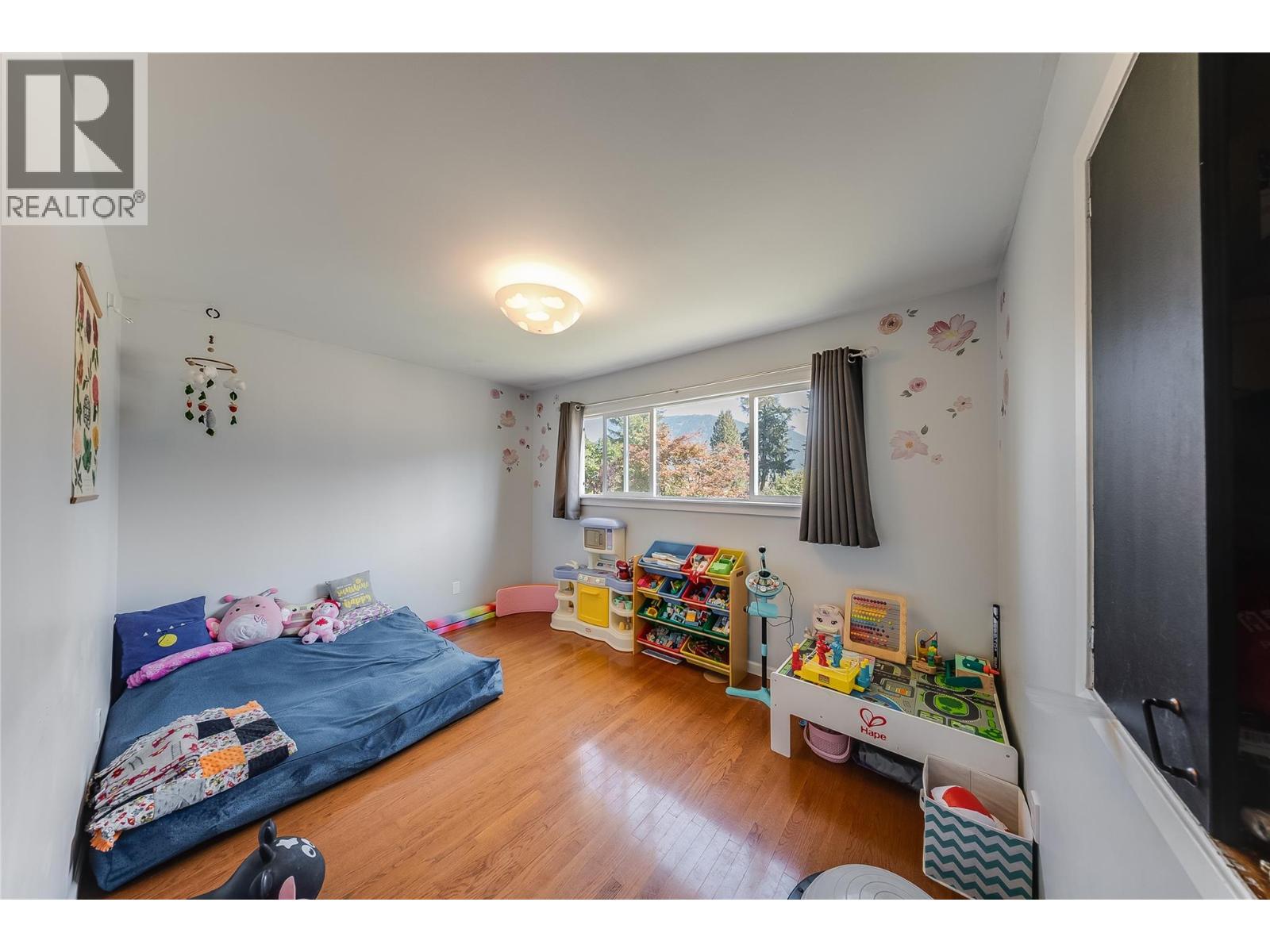 1684 Ridgewood Drive Property Photo 20