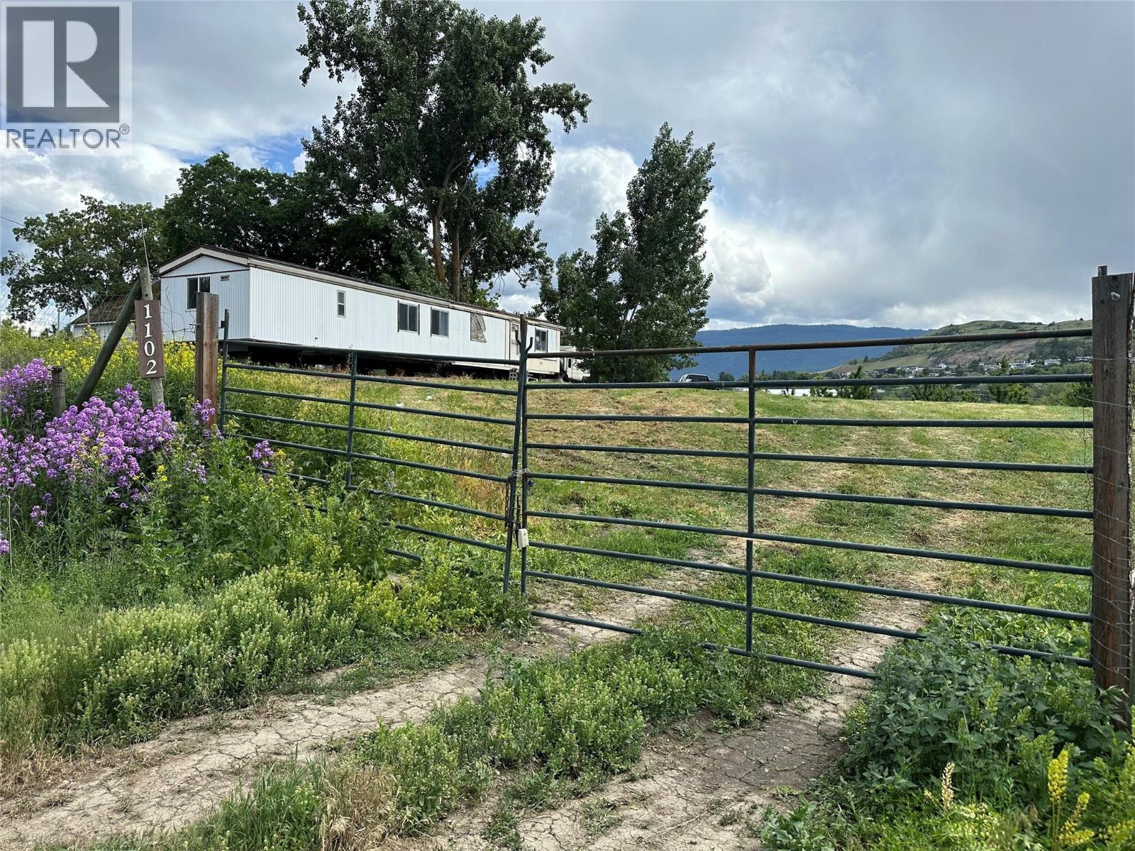 1102 Pottery Road Property Photo 3