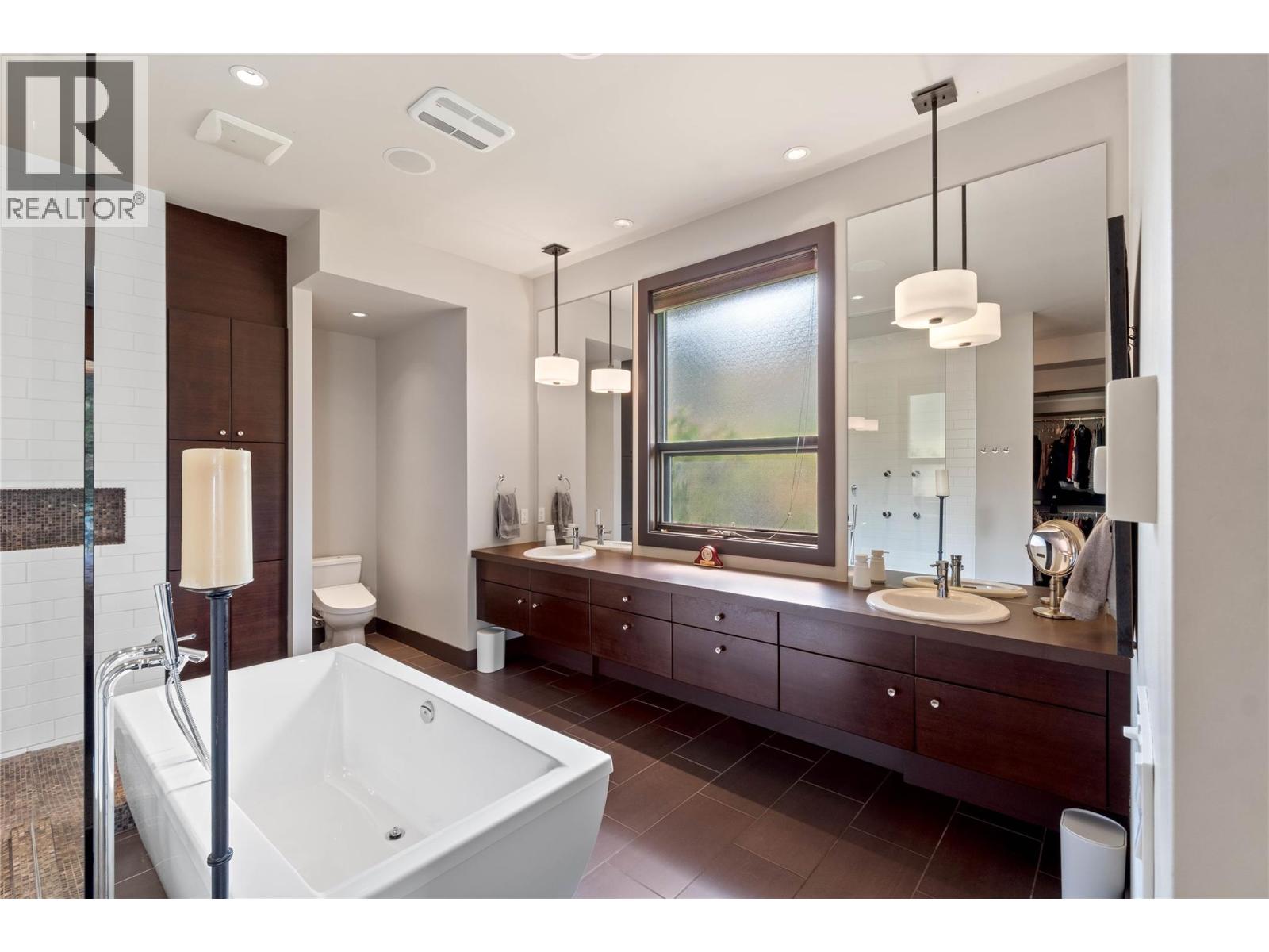 3020 Kicking Horse Drive Property Photo 18