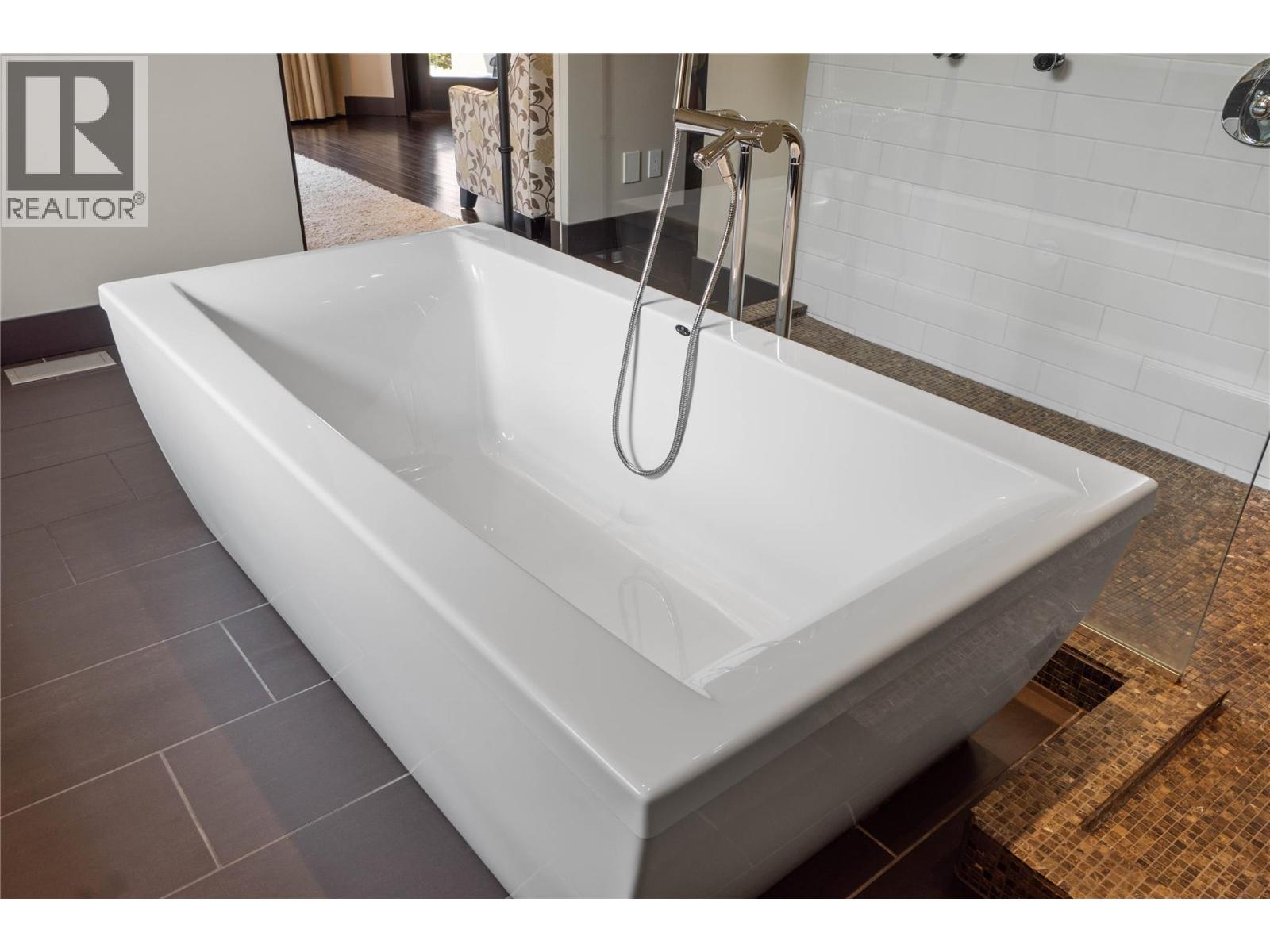 3020 Kicking Horse Drive Property Photo 21