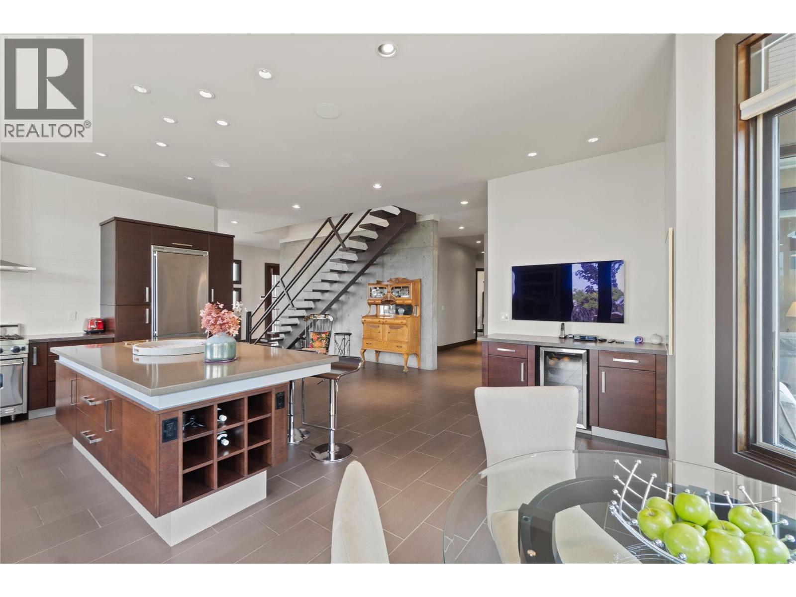 3020 Kicking Horse Drive Property Photo 32