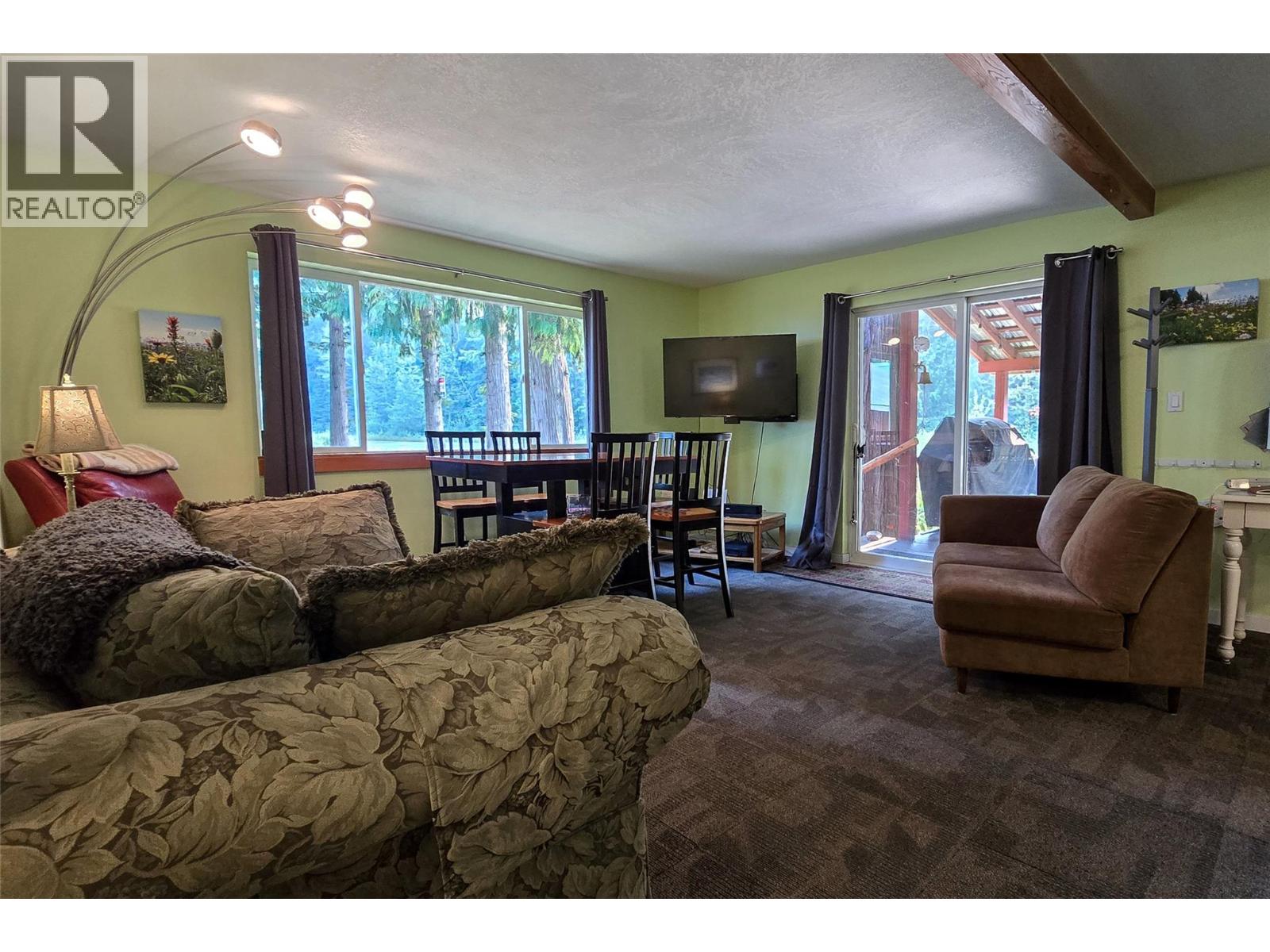 475 Westside Road Property Photo 11