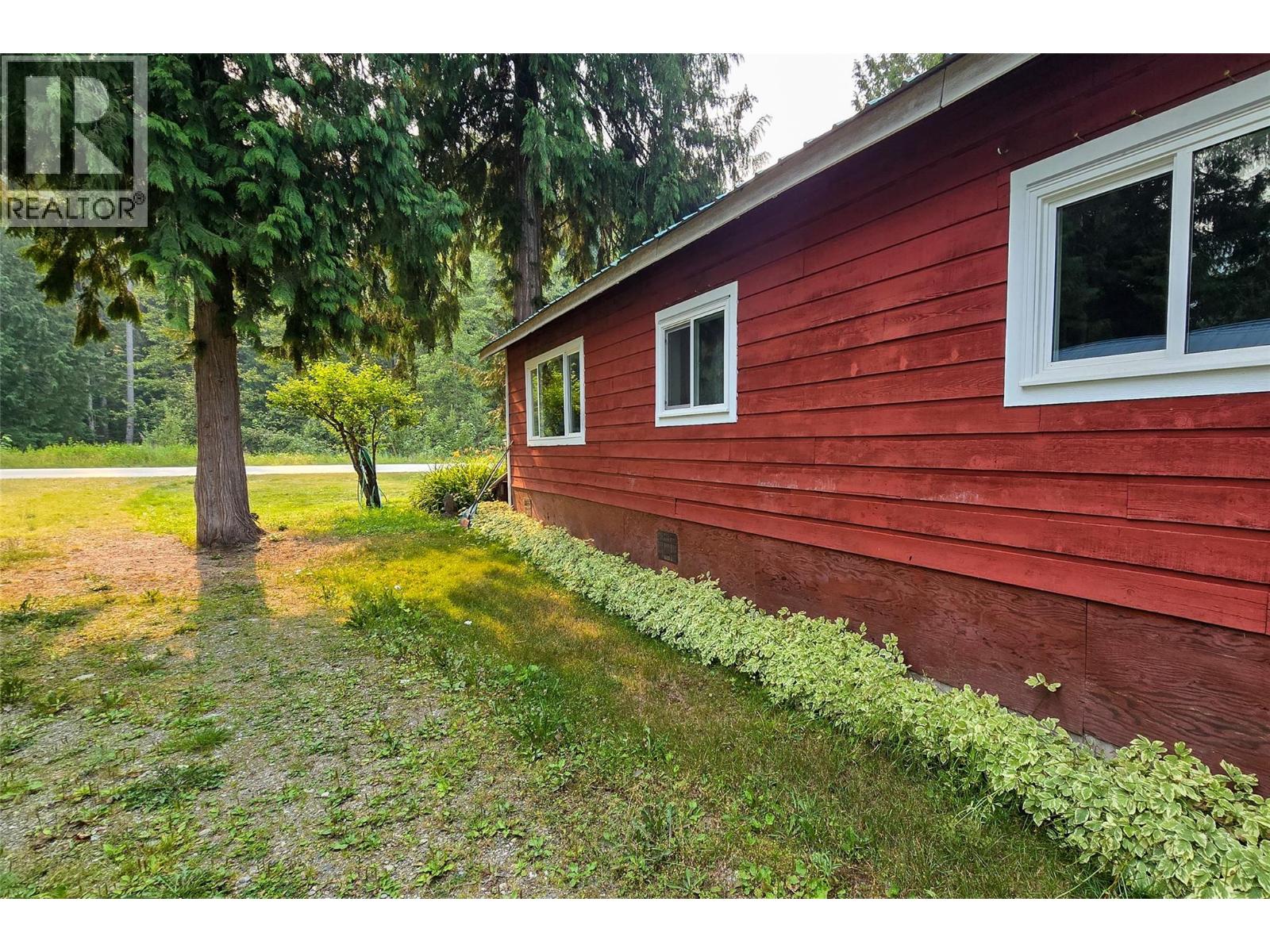 475 Westside Road Property Photo 28