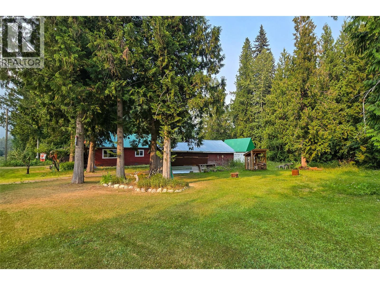 475 Westside Road Property Photo 32