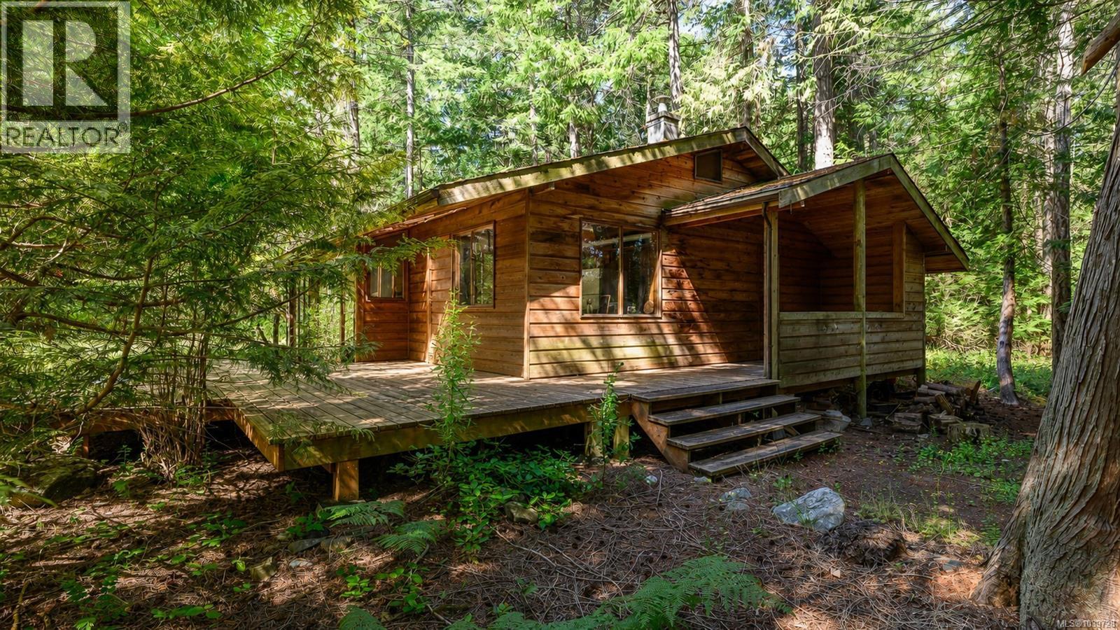6535 St Johns Point Rd Property Photo 1