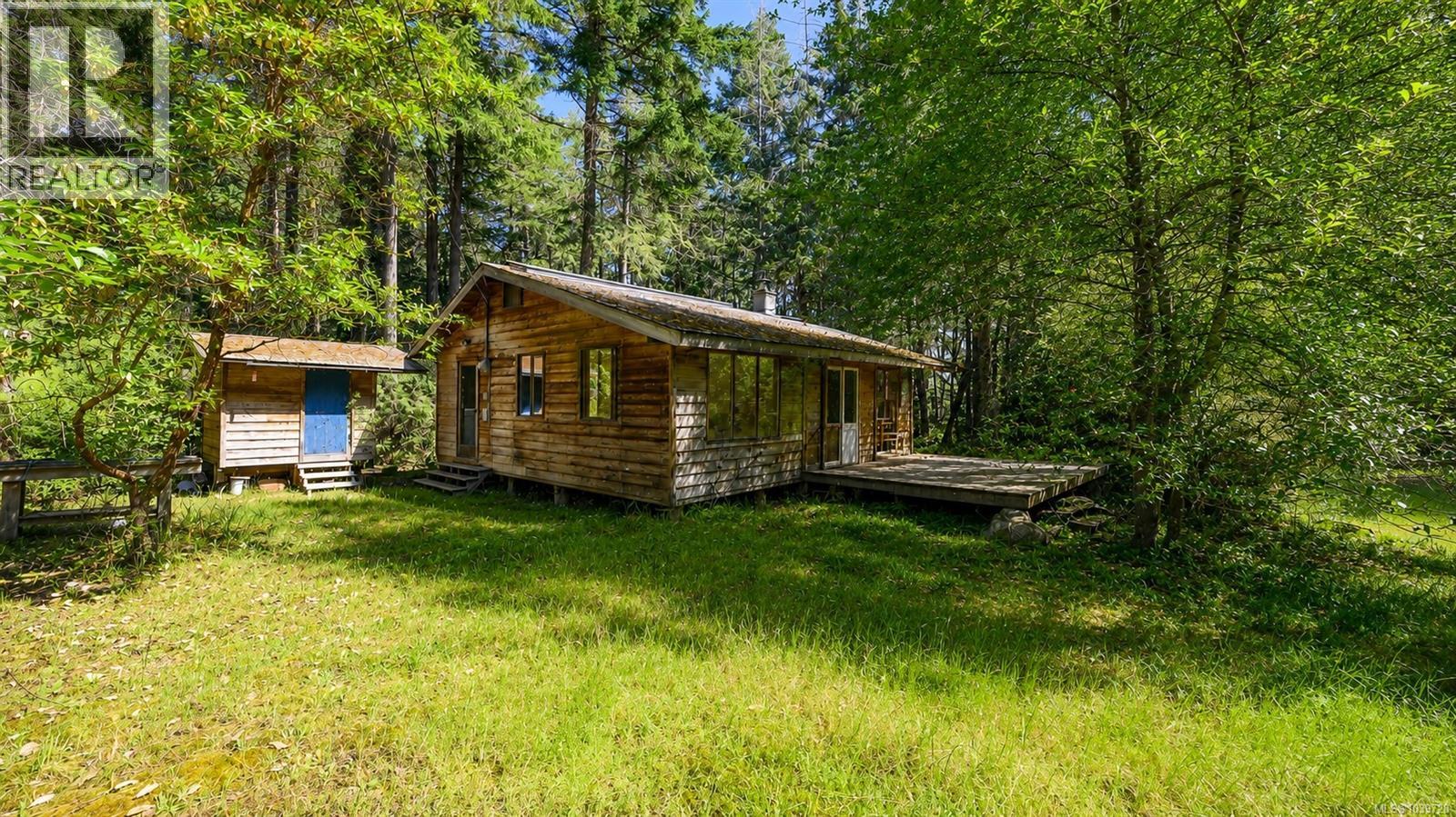 6535 St Johns Point Rd Property Photo 3