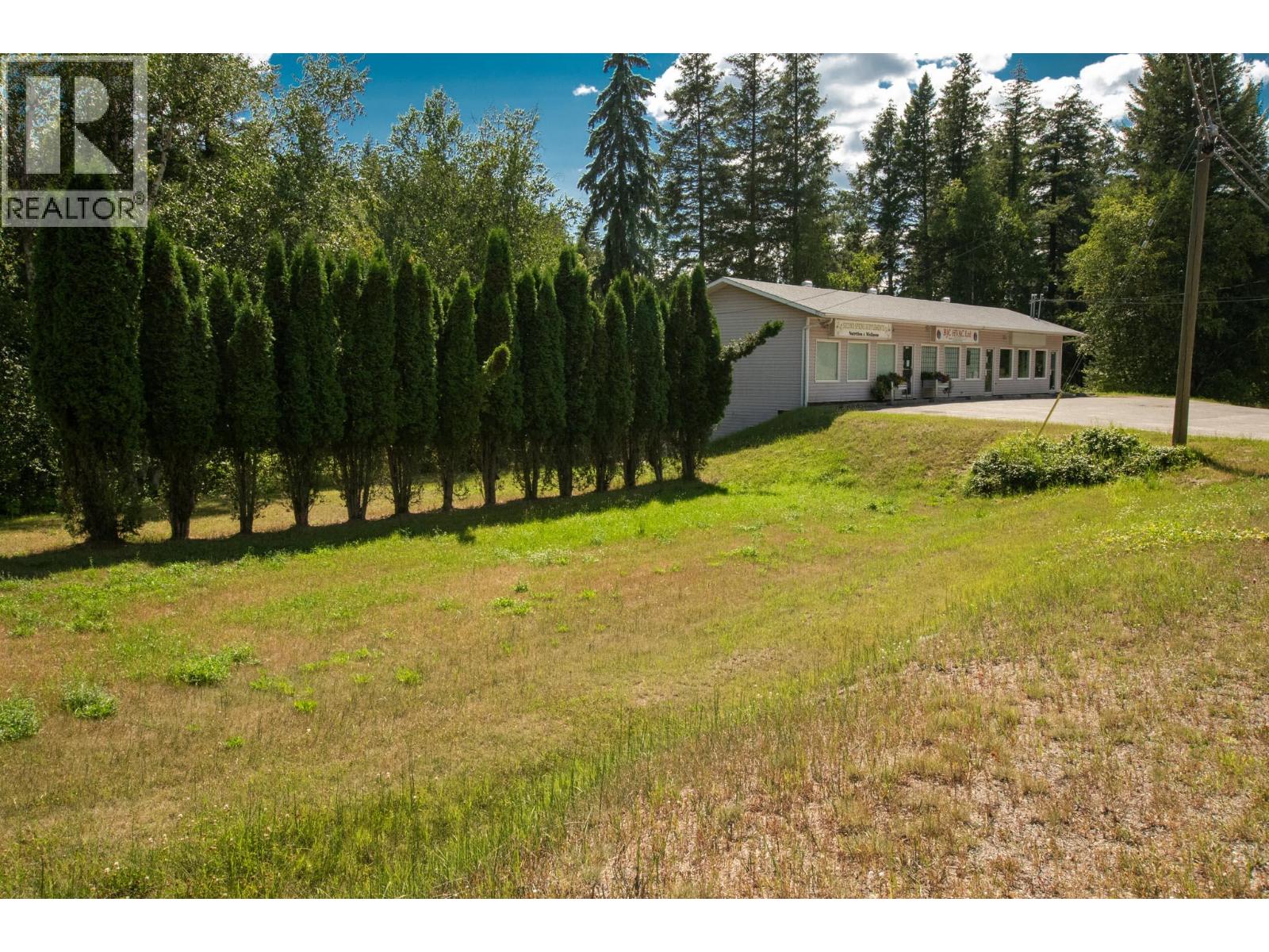 98 Old N Thompson Highway Property Photo 1
