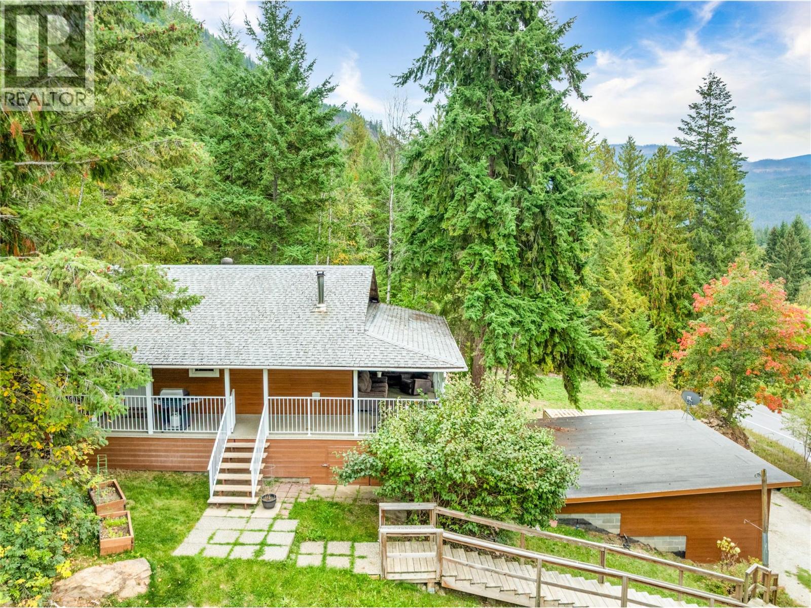 8 Old Town Road Property Photo 1