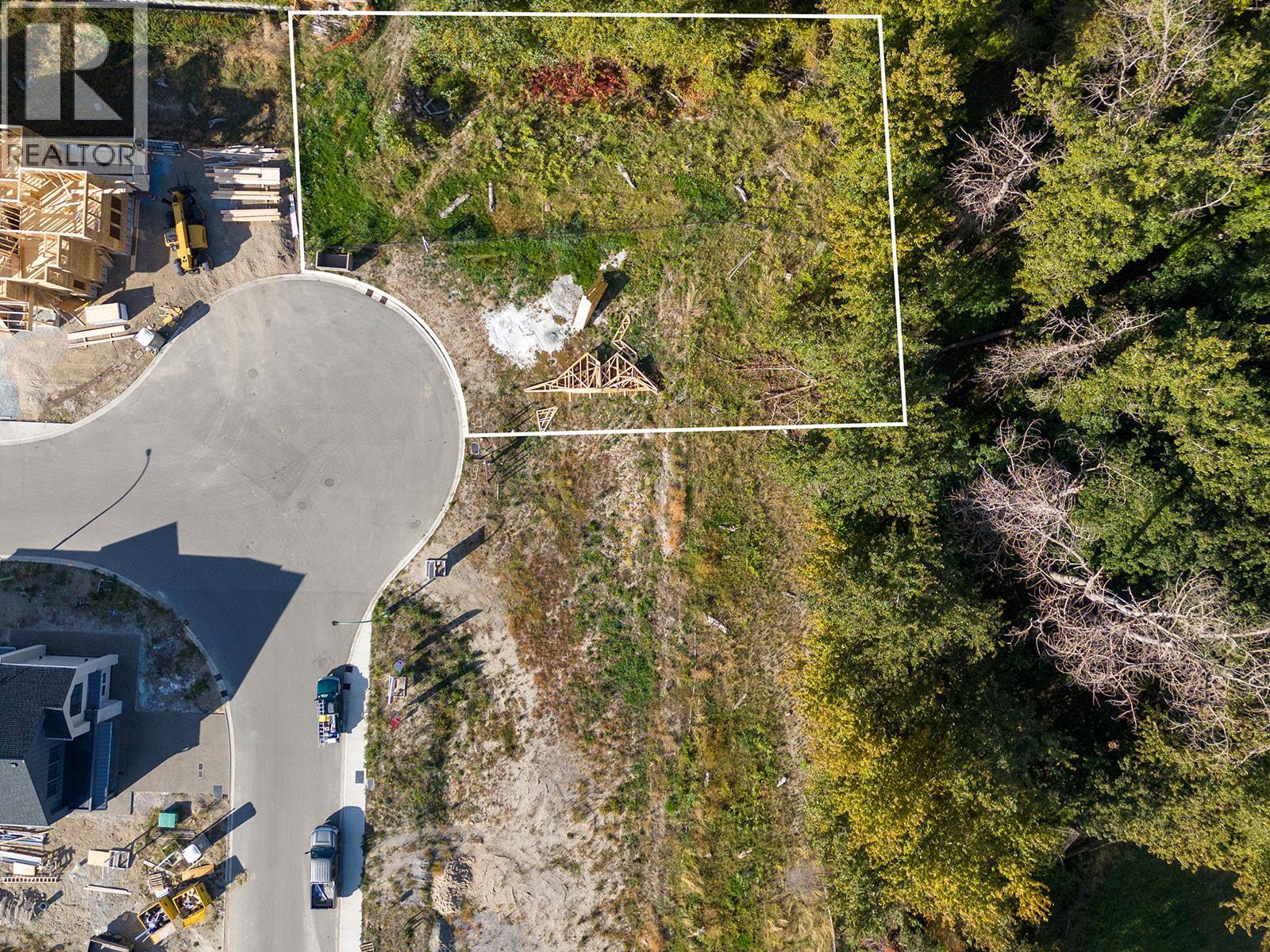 900 Bull Crescent Property Photo 7