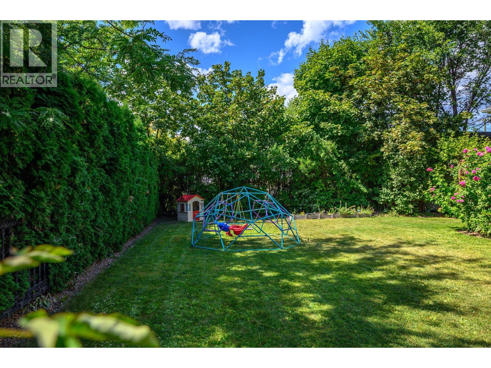 2501 30 Avenue Property Photo 46
