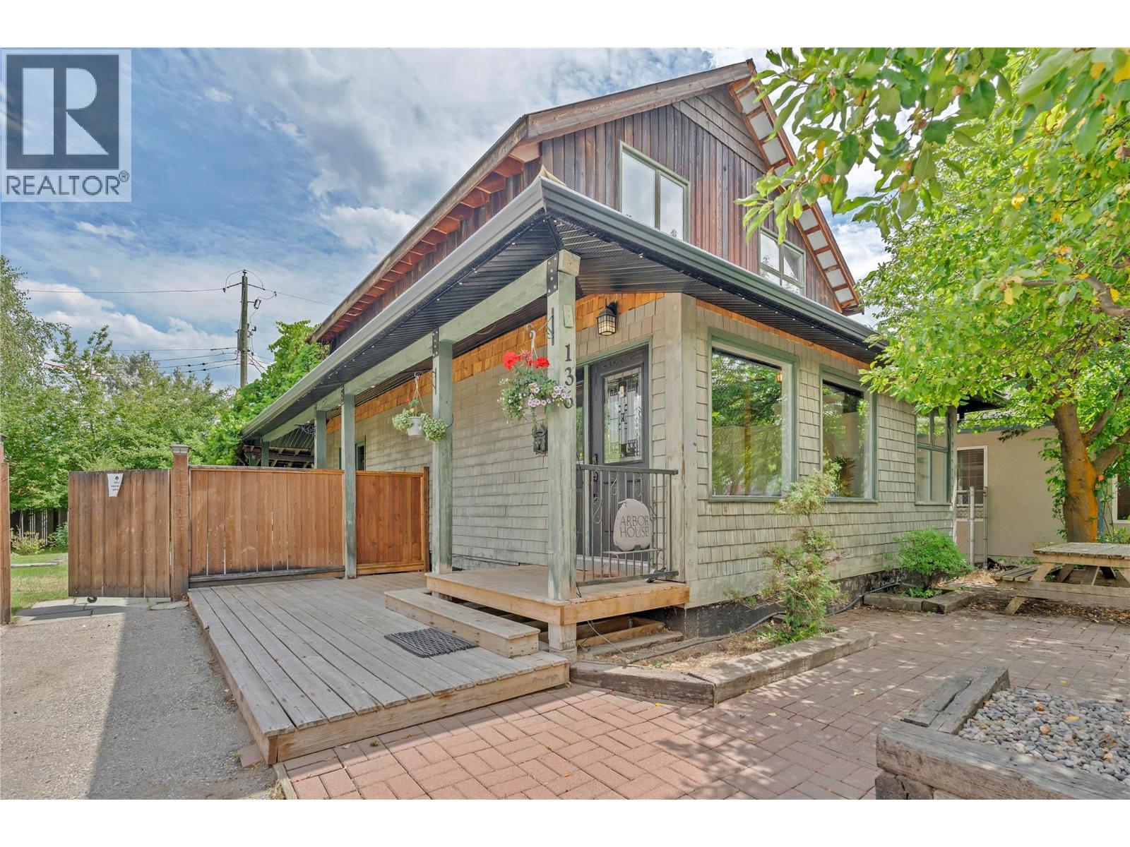 136 Vermilion Avenue Property Photo 1