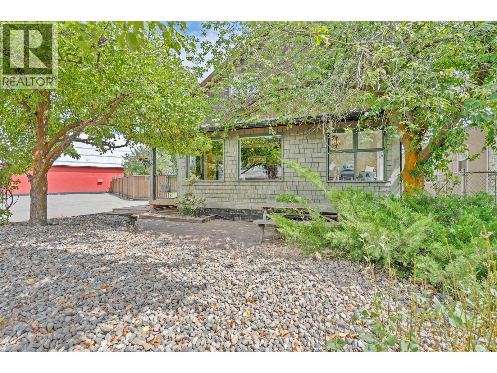 136 Vermilion Avenue Property Photo 45