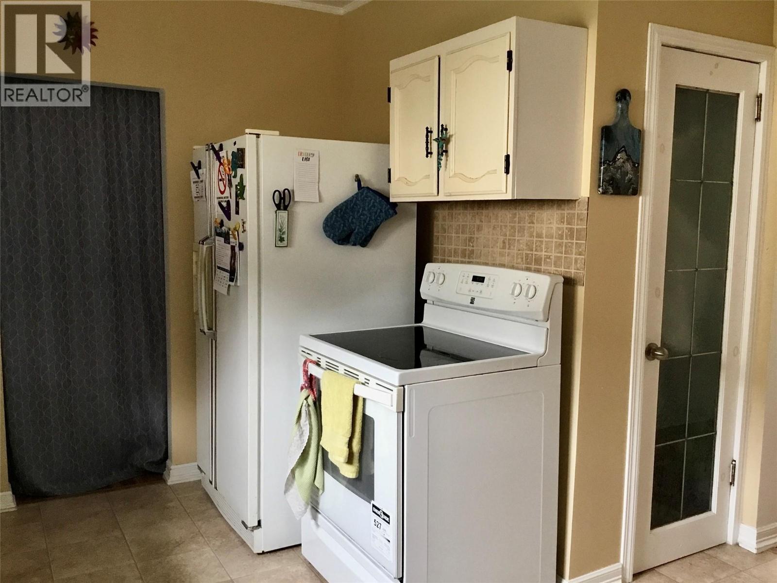 845 Wallinger Avenue Property Photo 15